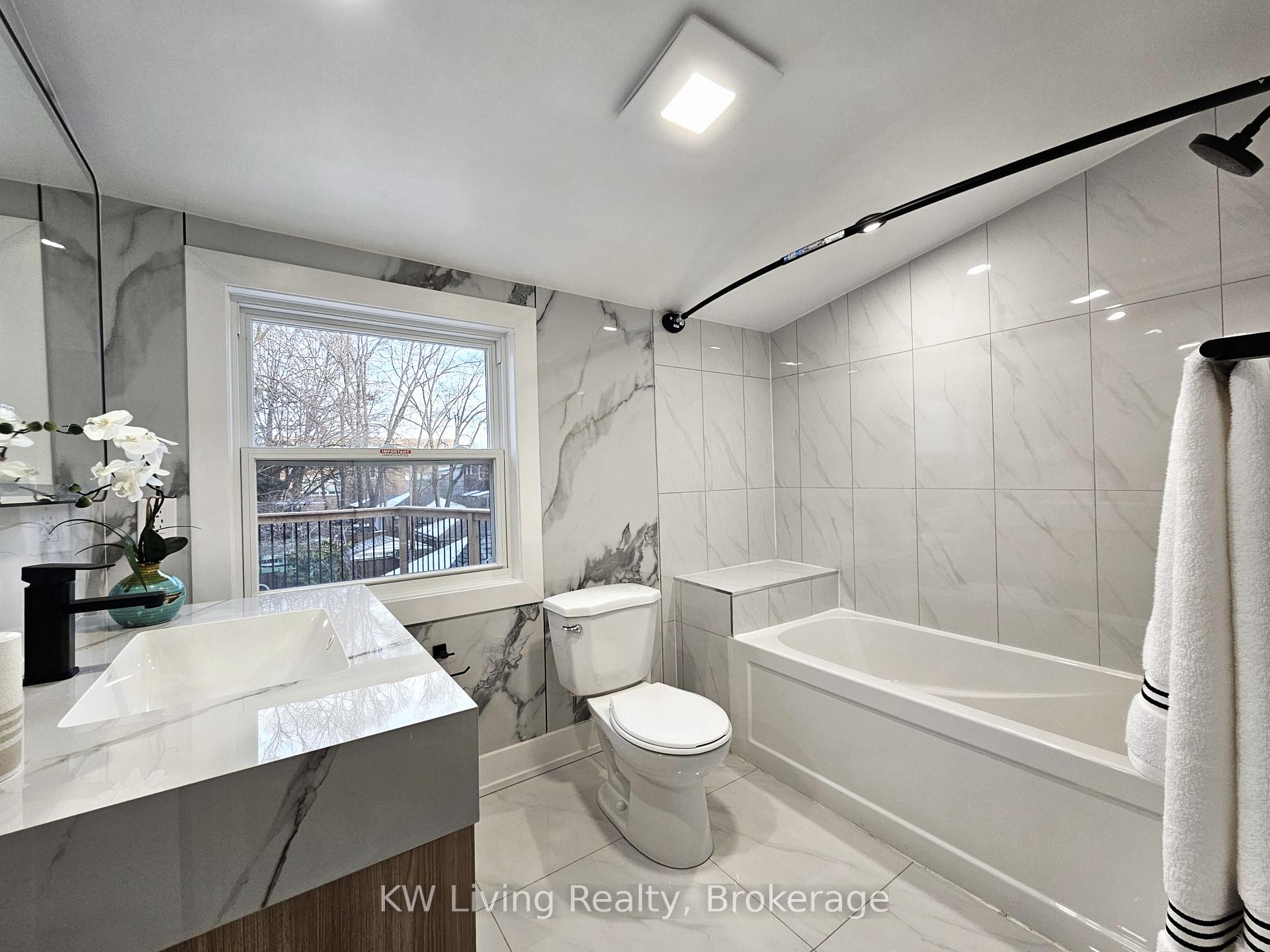Photo 11 of 113 Humbercrest Boulevard, Toronto, Lambton Baby Point — HOMEH