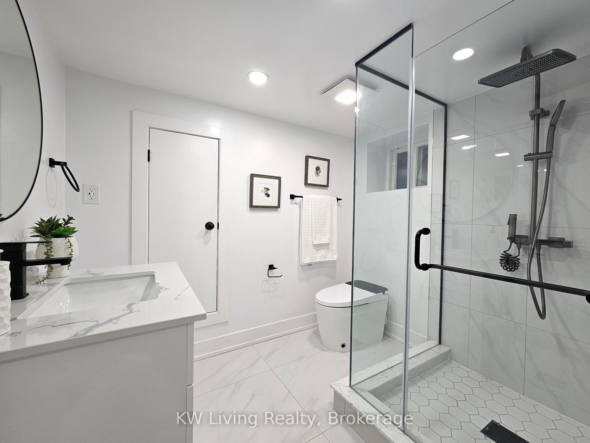 Photo 19 of 113 Humbercrest Boulevard, Toronto, Lambton Baby Point — HOMEH