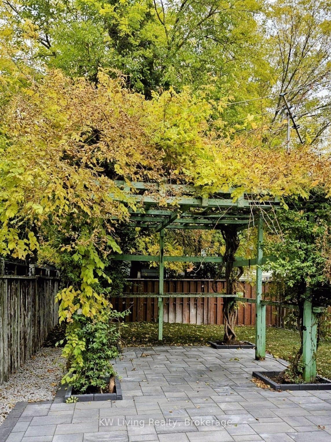 Photo 22 of 113 Humbercrest Boulevard, Toronto, Lambton Baby Point — HOMEH