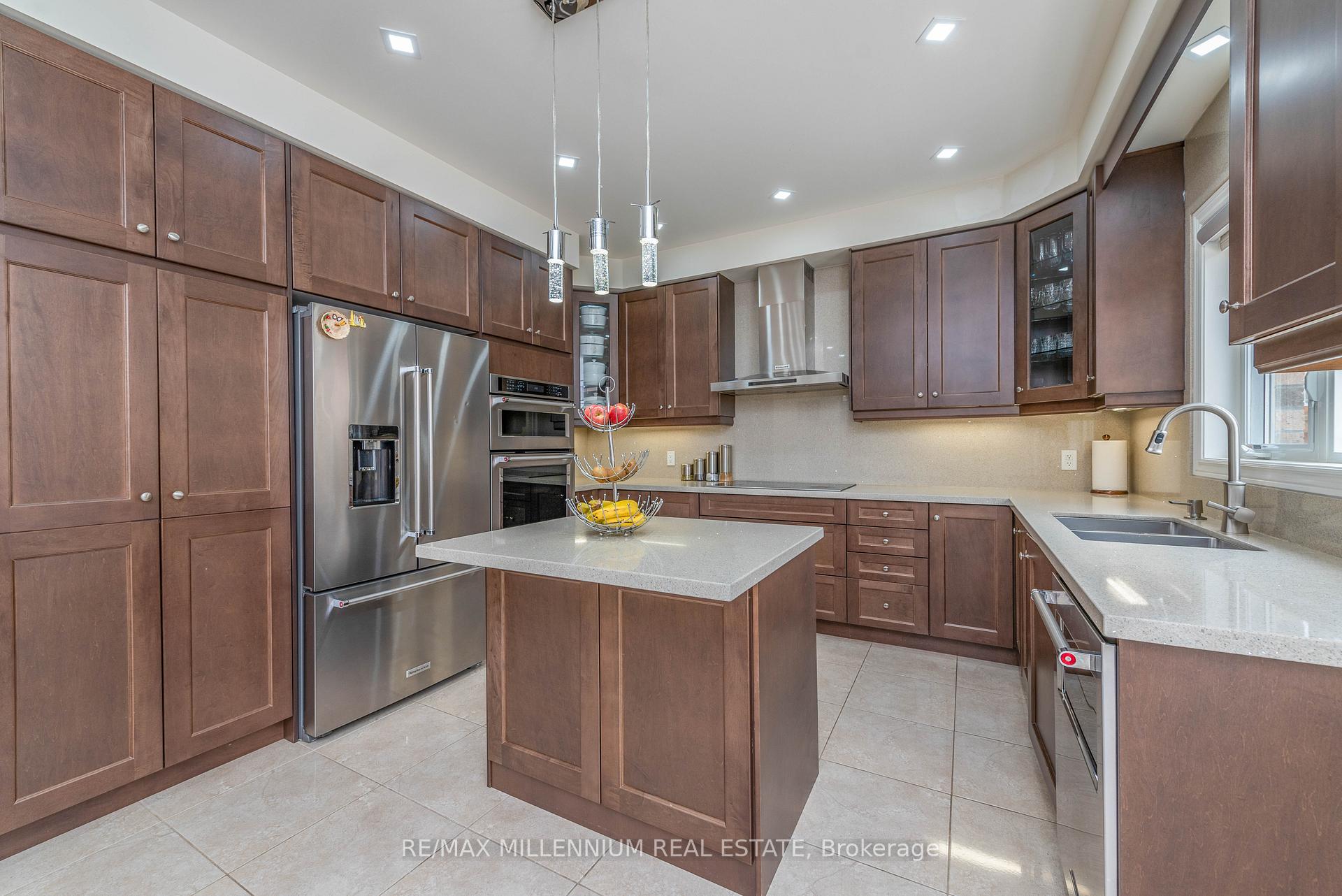 Photo 13 of 12 Elderbridge Road, Brampton, Toronto Gore Rural Estate — HOMEH