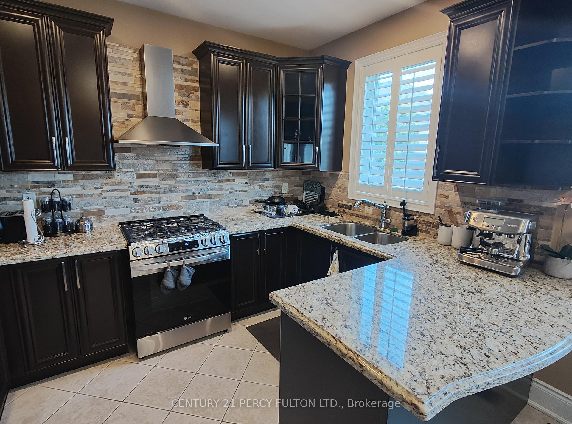 Photo 2 of 21 Bowkett Drive, Richmond Hill, Jefferson — HOMEH