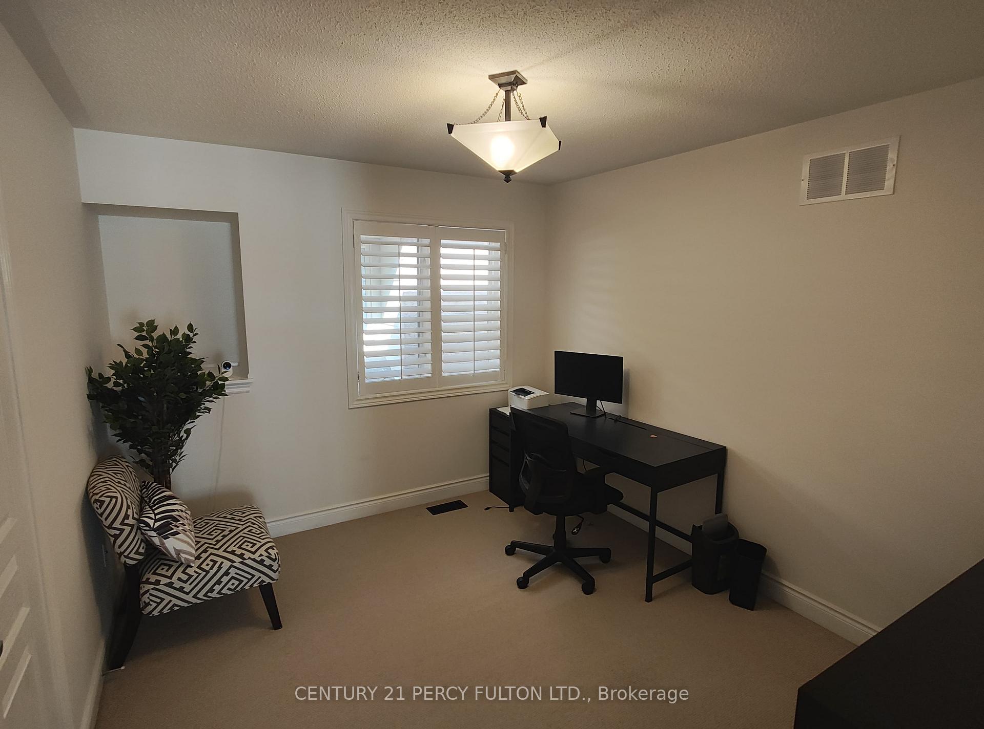 Photo 13 of 21 Bowkett Drive, Richmond Hill, Jefferson — HOMEH