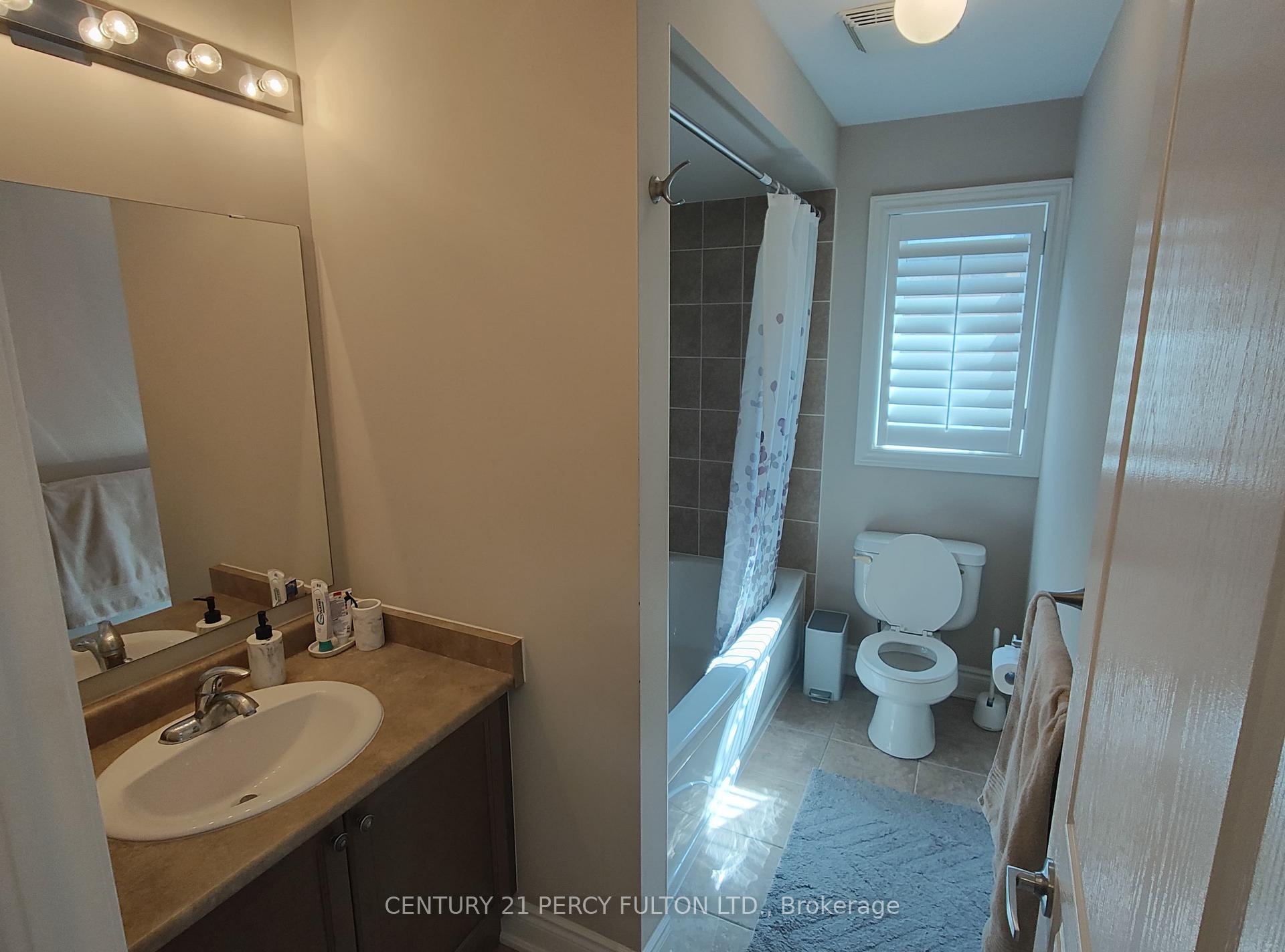 Photo 14 of 21 Bowkett Drive, Richmond Hill, Jefferson — HOMEH