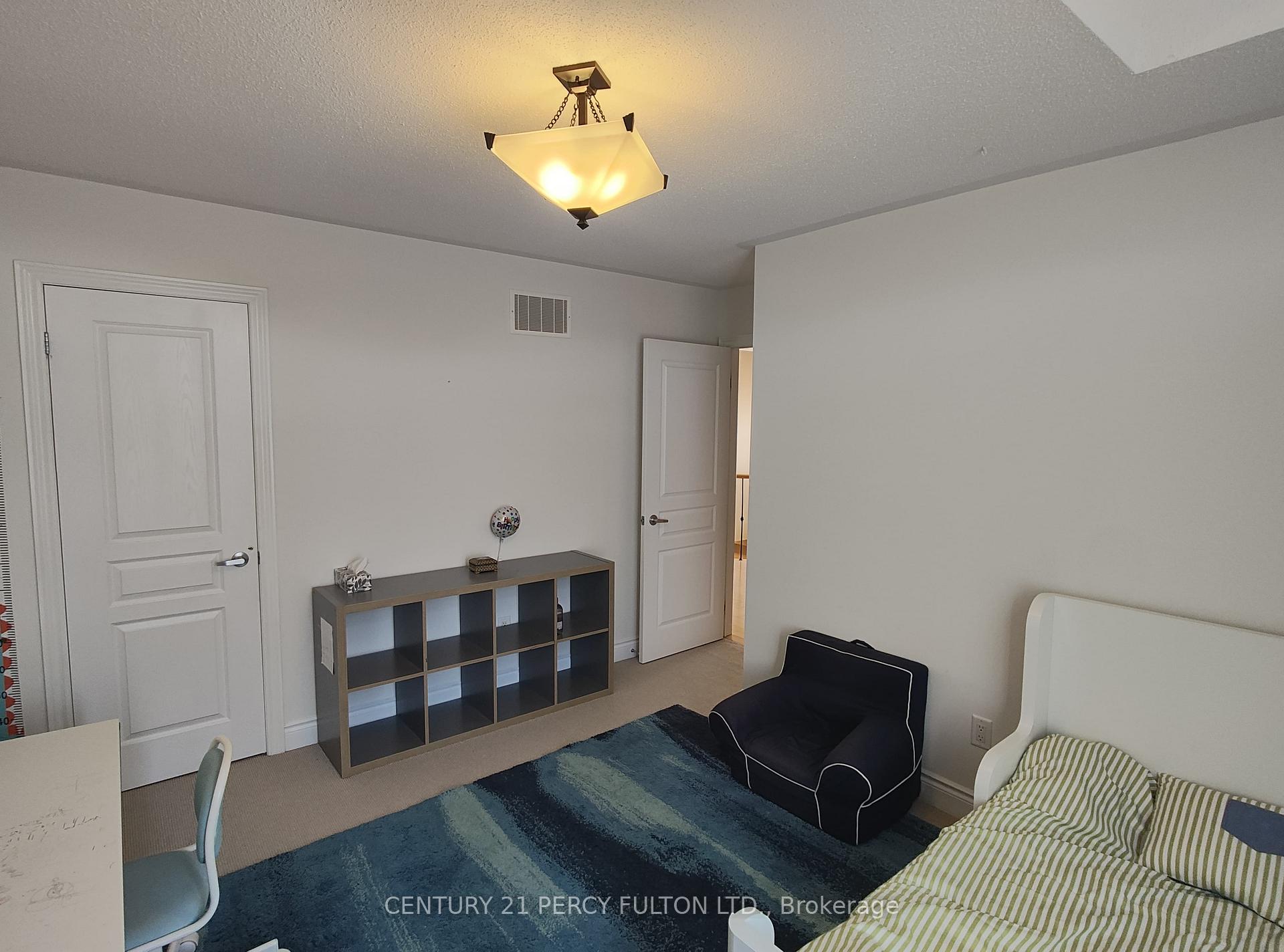 Photo 15 of 21 Bowkett Drive, Richmond Hill, Jefferson — HOMEH