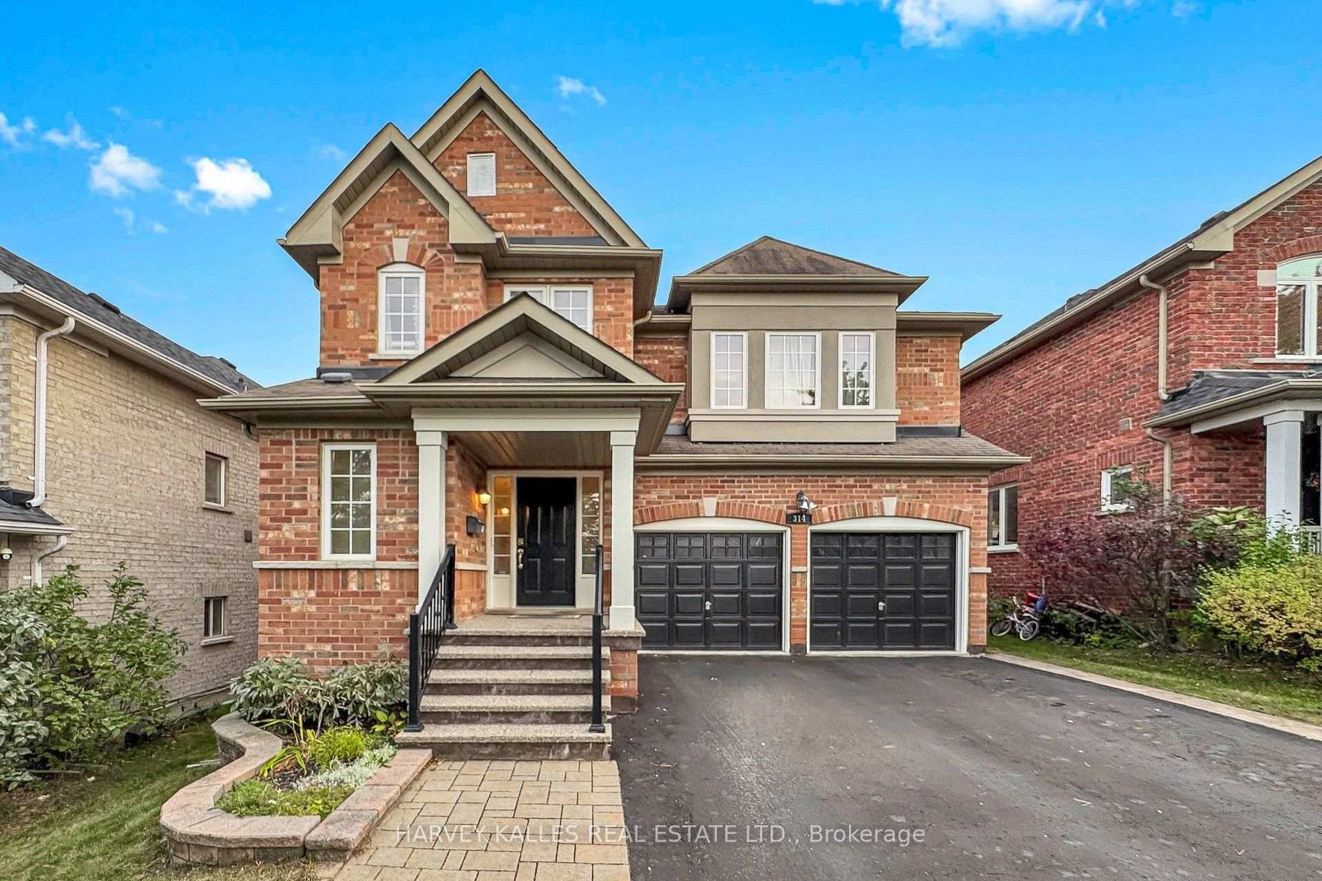 Photo 2 of 314 Dowson Loop, Newmarket, Woodland Hill — HOMEH