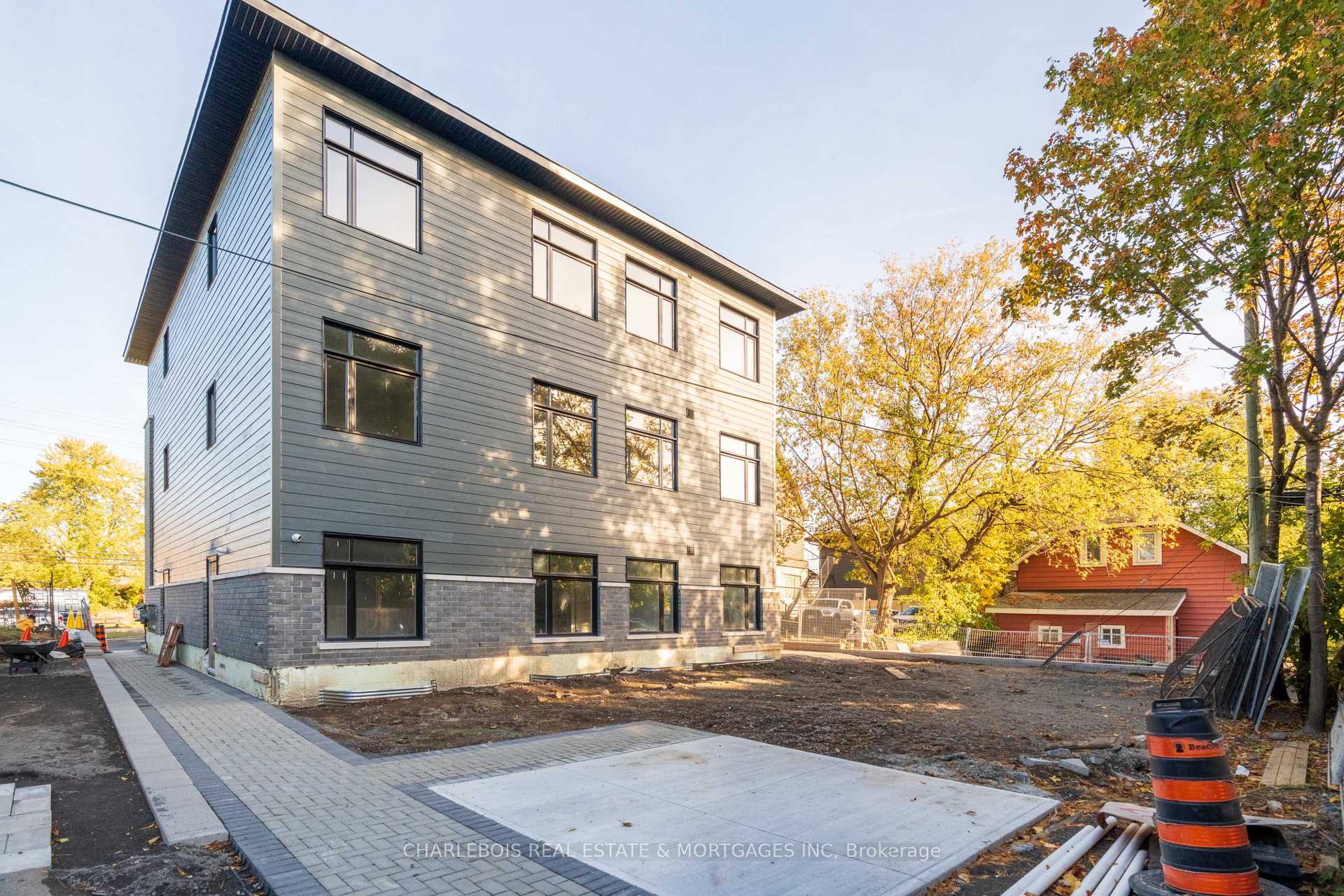 Photo 20 of Unit D, 830 St Laurent Boulevard, Ottawa, Castle Heights — HOMEH