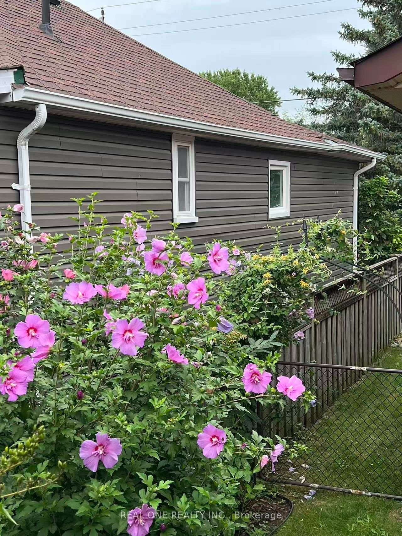 Photo 10 of 84 Riverglen Drive, Georgina, Keswick South — HOMEH