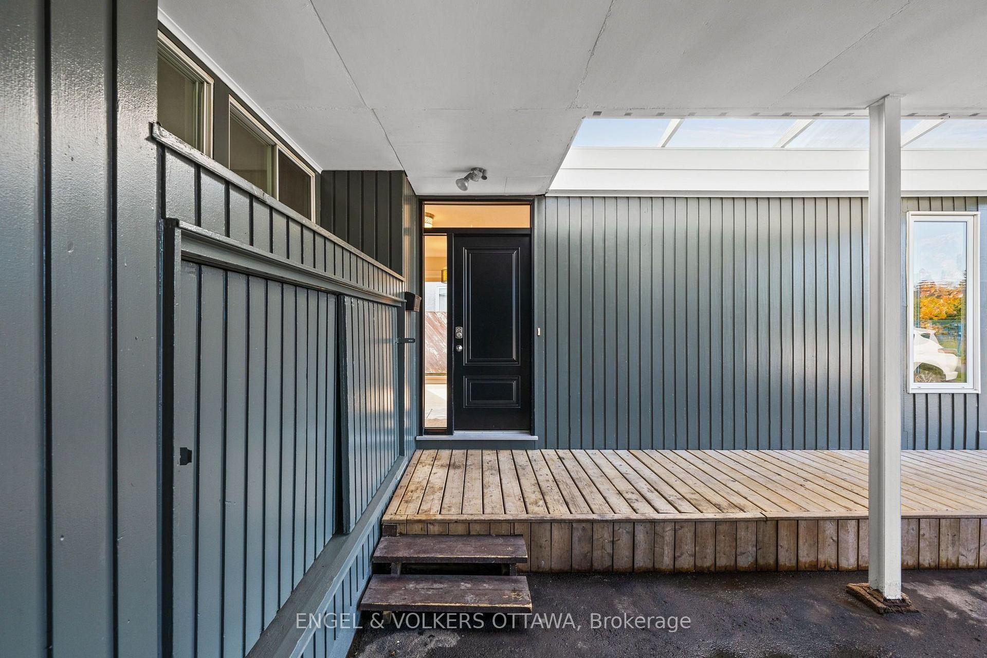 Photo 5 of 50 Solva Drive, Ottawa, Crystal Beach — HOMEH