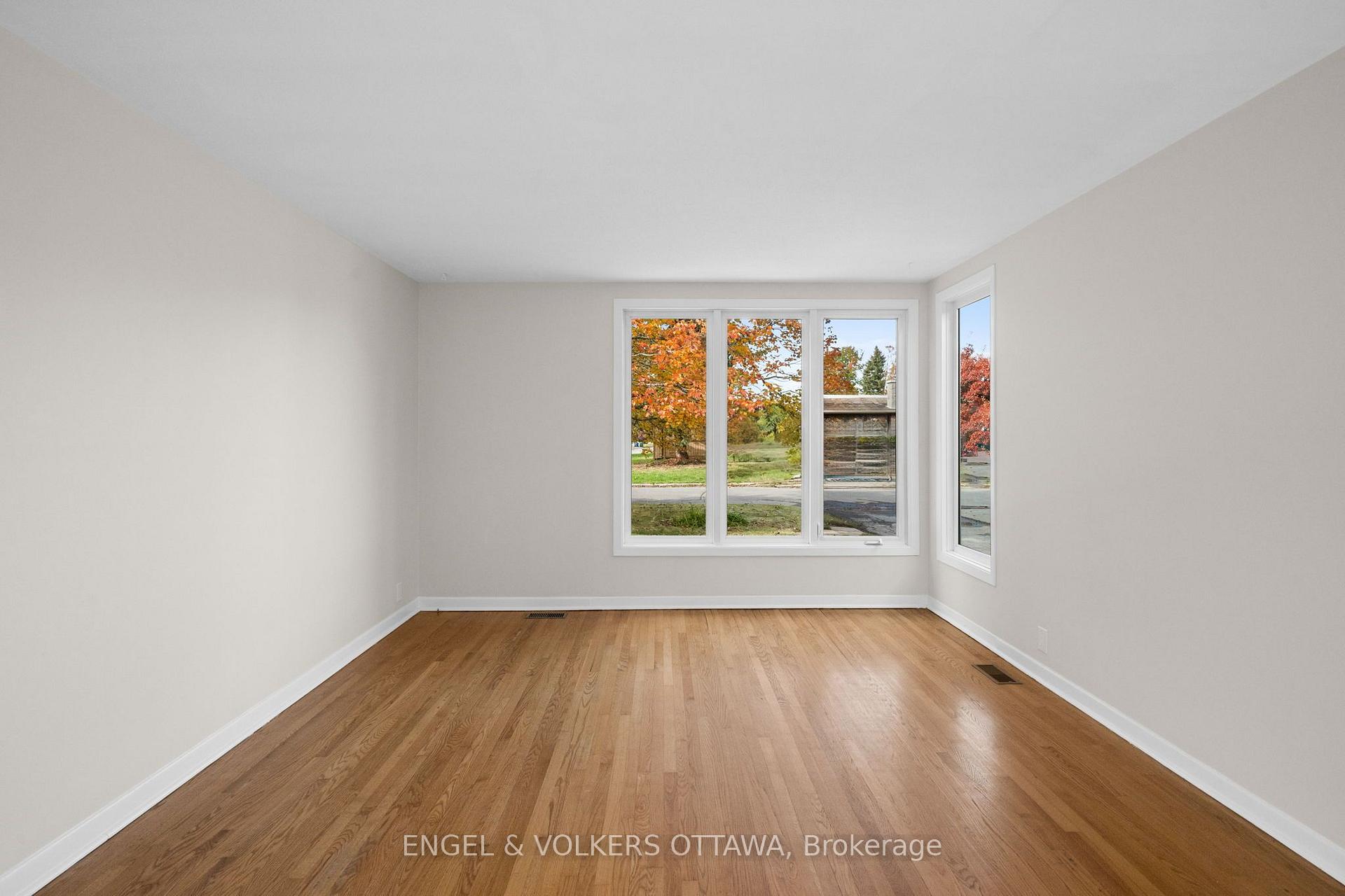 Photo 7 of 50 Solva Drive, Ottawa, Crystal Beach — HOMEH