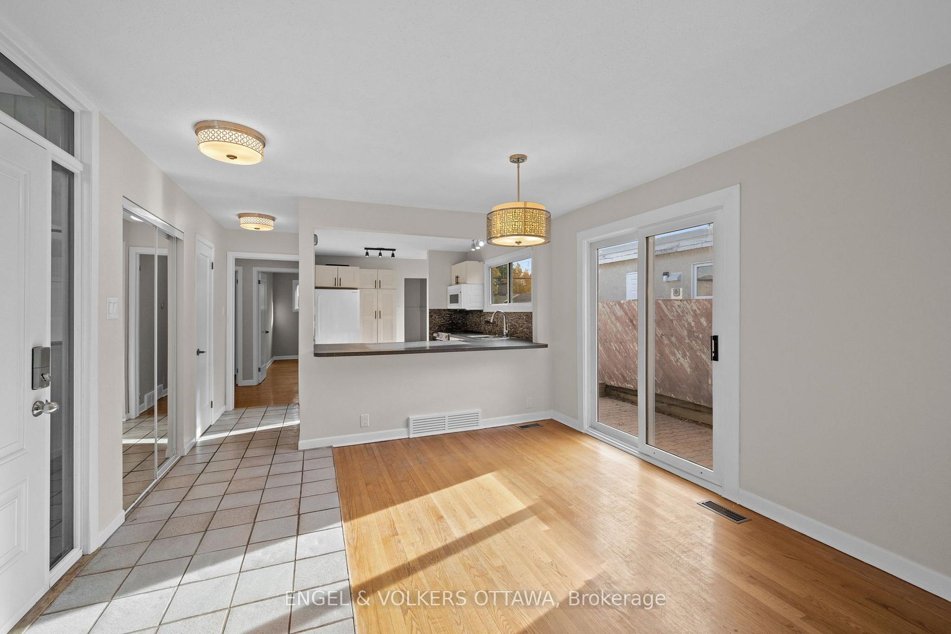 Photo 11 of 50 Solva Drive, Ottawa, Crystal Beach — HOMEH