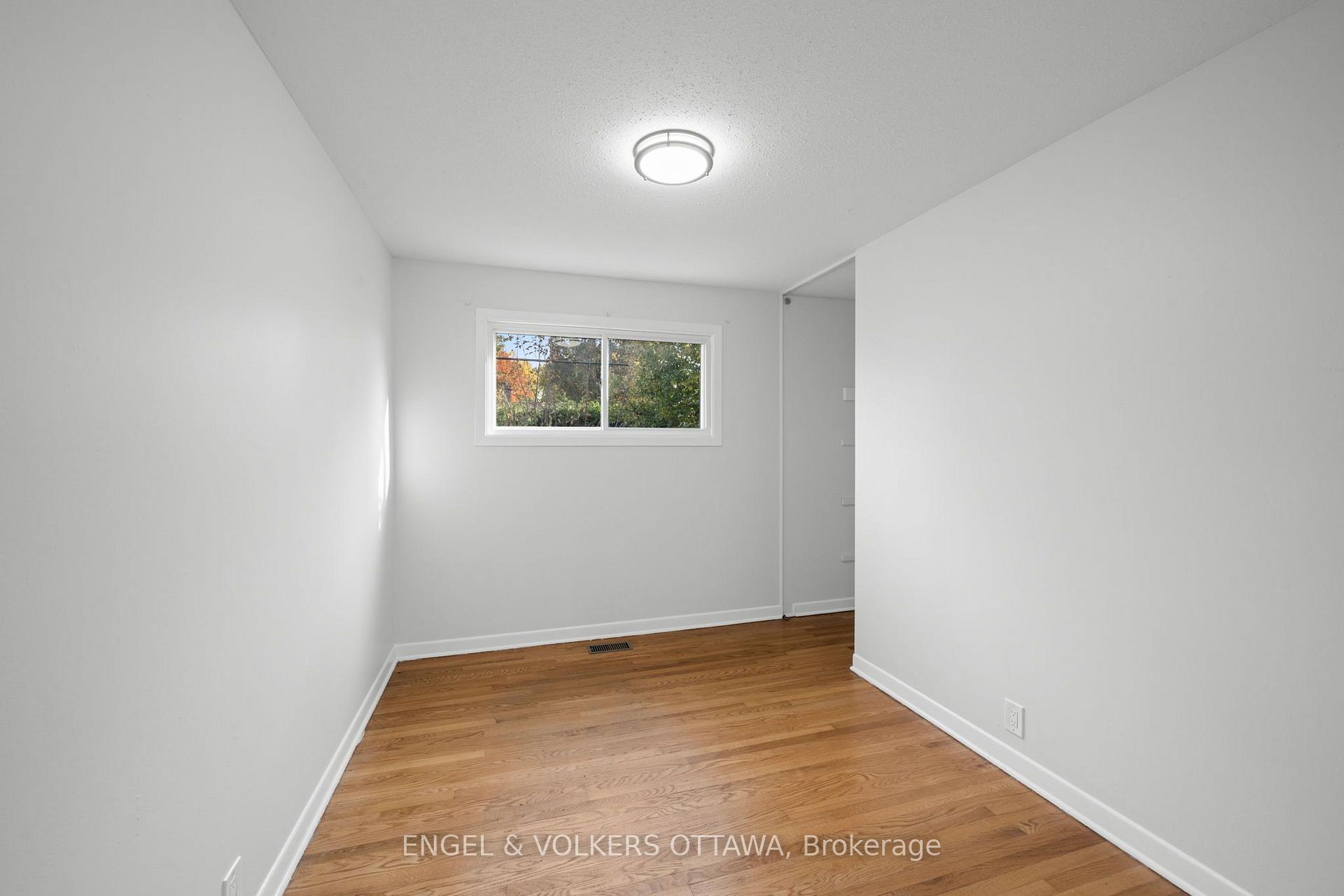 Photo 24 of 50 Solva Drive, Ottawa, Crystal Beach — HOMEH