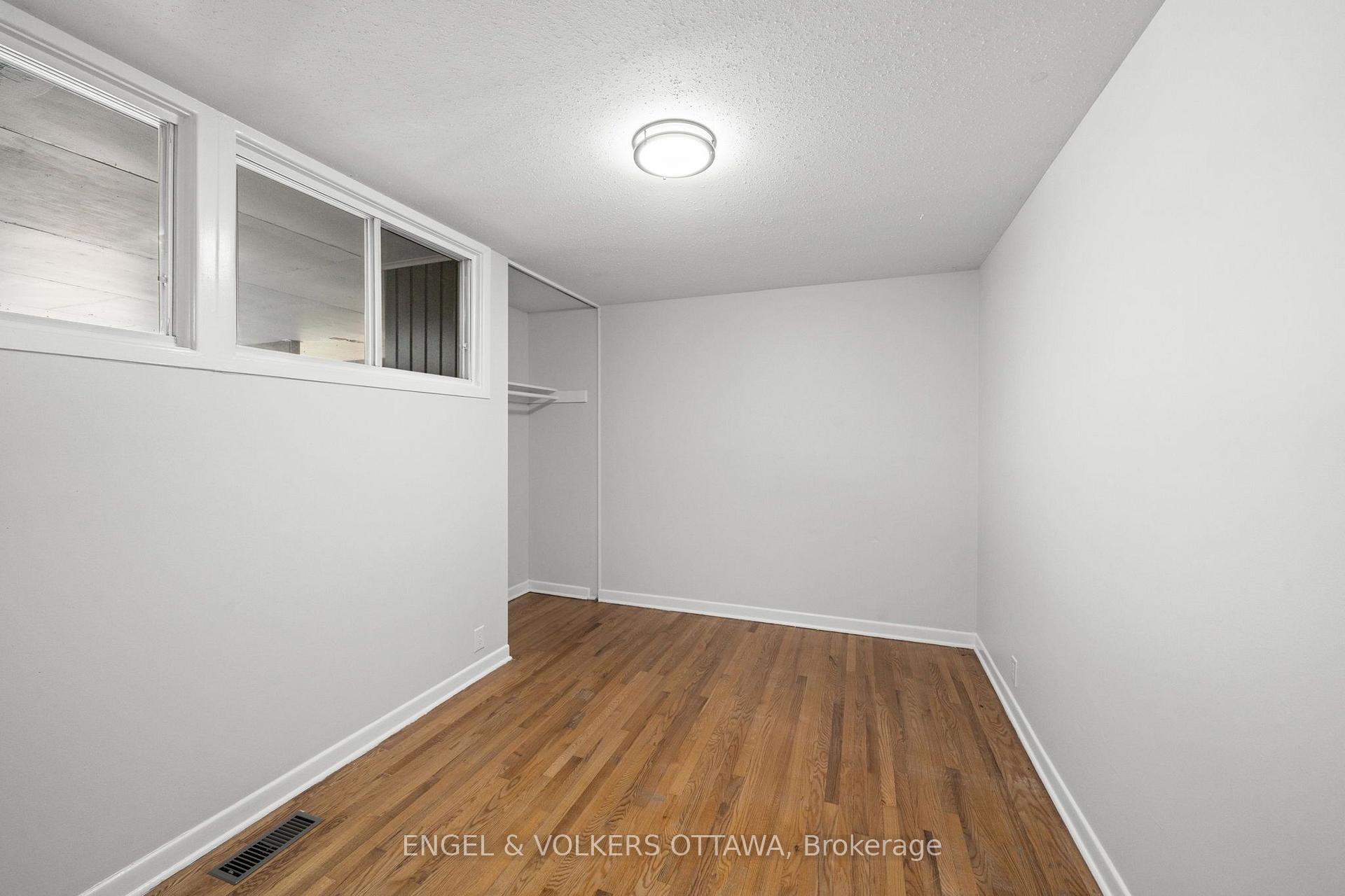 Photo 26 of 50 Solva Drive, Ottawa, Crystal Beach — HOMEH