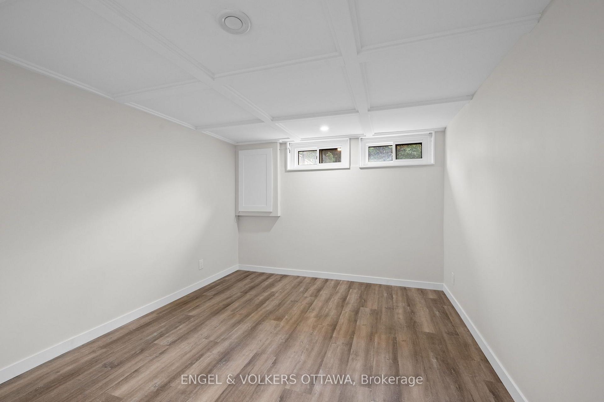 Photo 32 of 50 Solva Drive, Ottawa, Crystal Beach — HOMEH