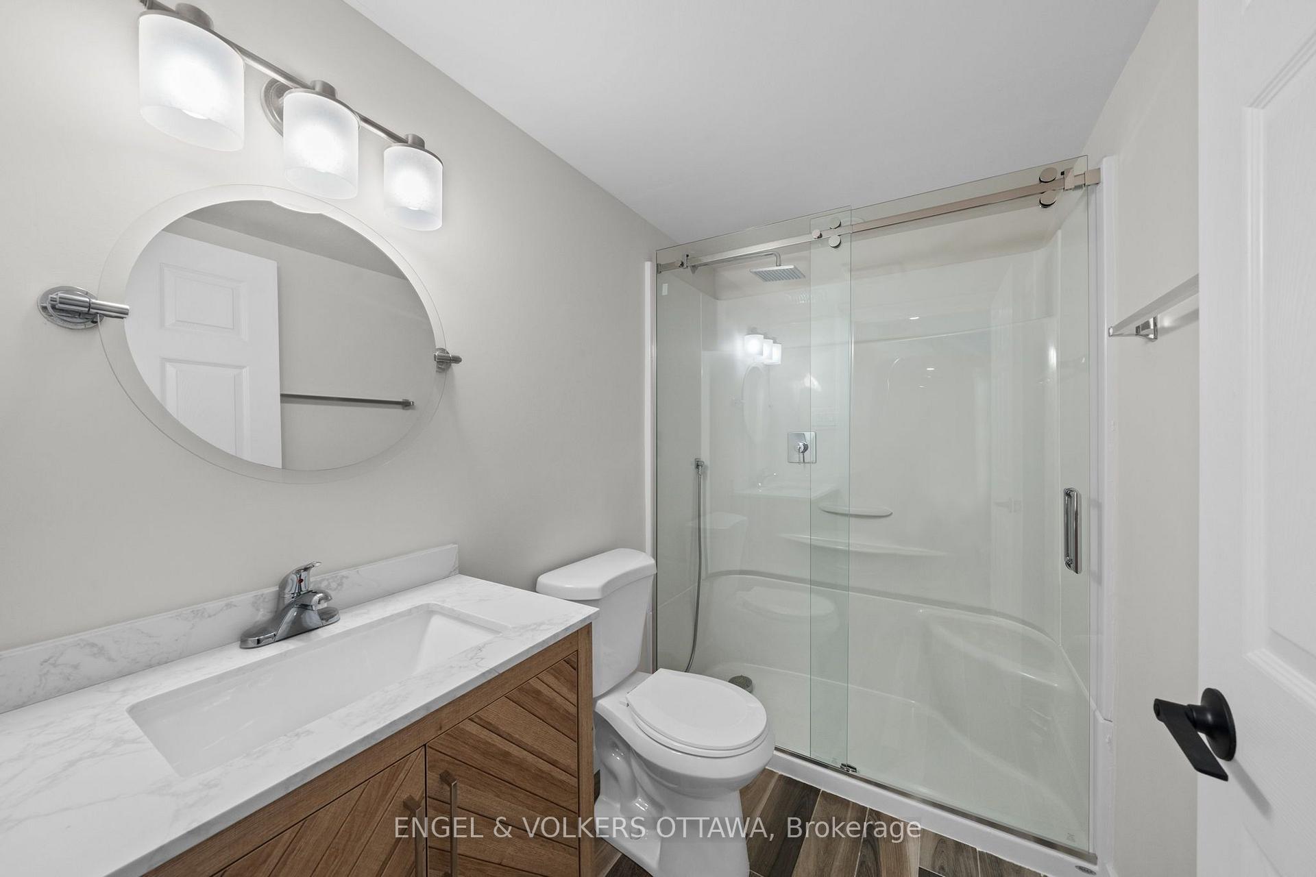 Photo 38 of 50 Solva Drive, Ottawa, Crystal Beach — HOMEH