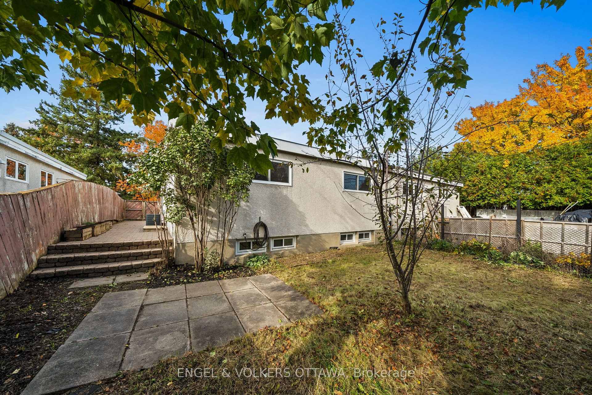 Photo 43 of 50 Solva Drive, Ottawa, Crystal Beach — HOMEH