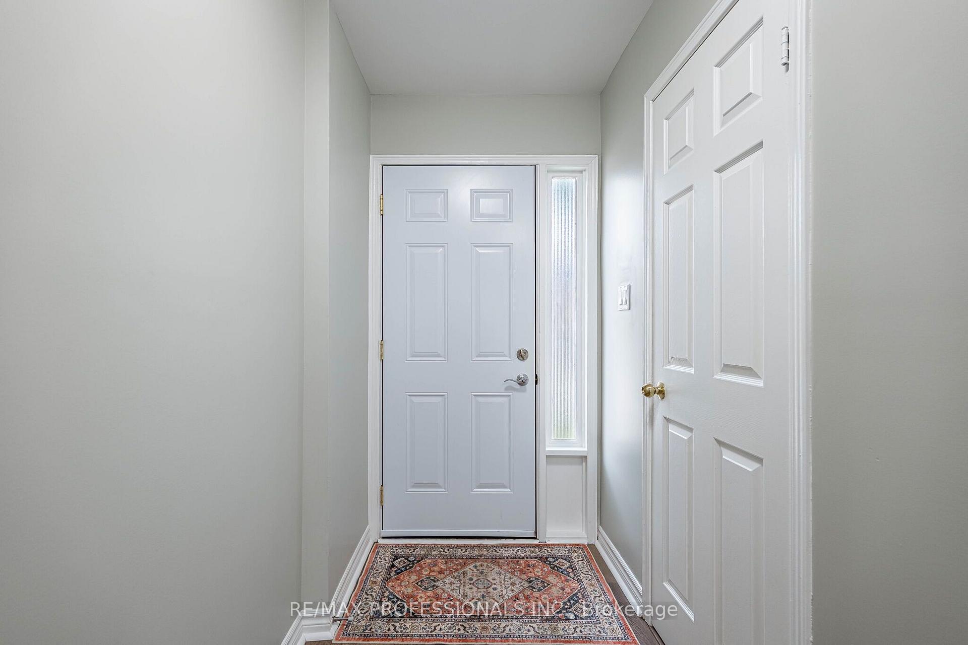 Photo 4 of Unit 23, 2004 Glenada Crescent, Oakville, Wedgewood Creek — HOMEH
