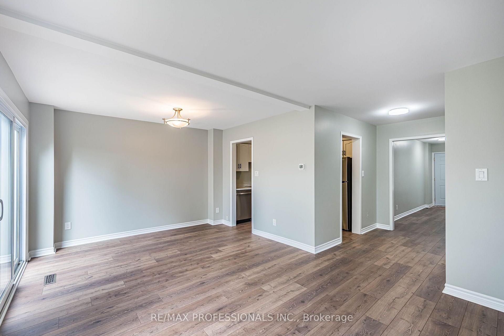 Photo 10 of Unit 23, 2004 Glenada Crescent, Oakville, Wedgewood Creek — HOMEH