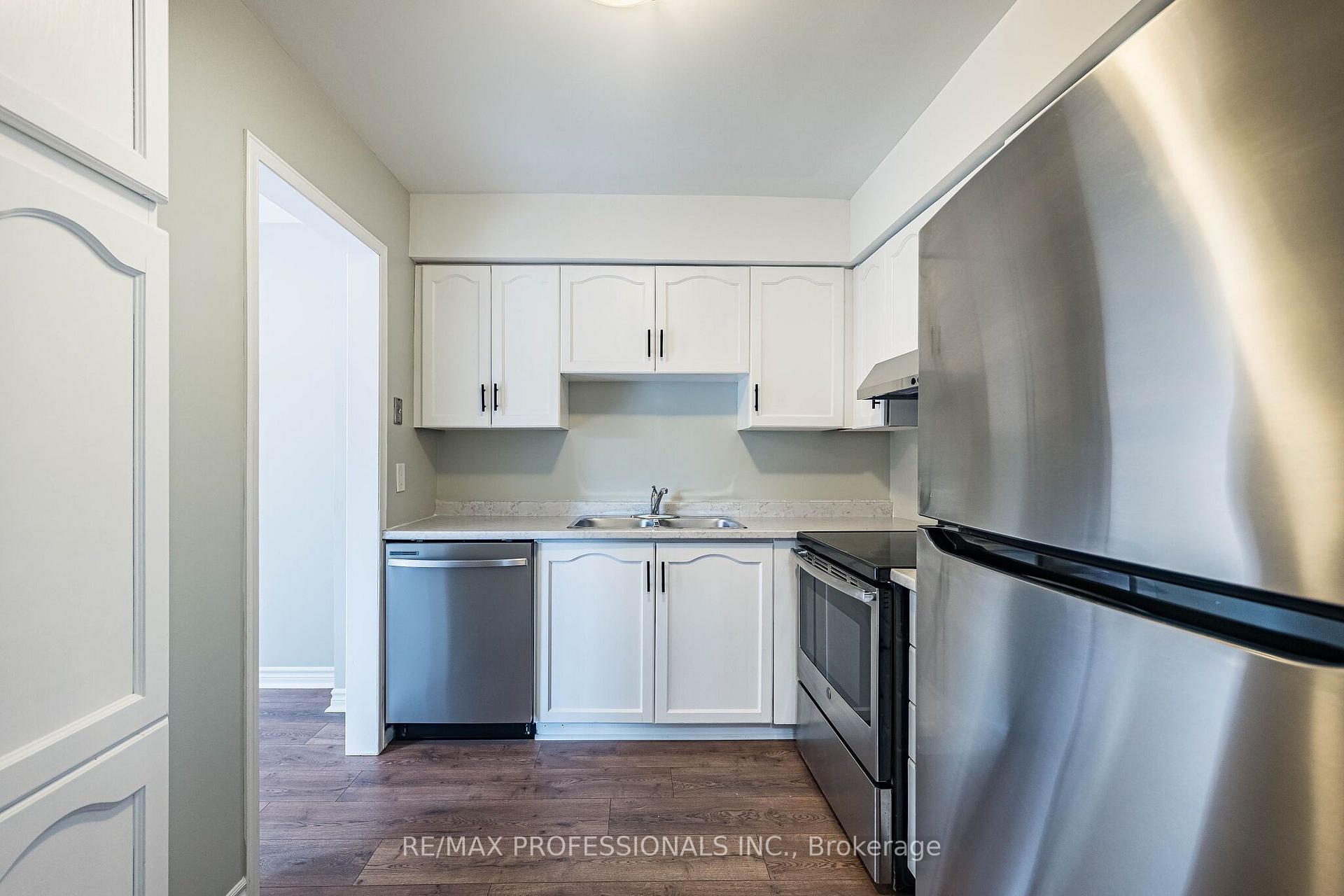 Photo 16 of Unit 23, 2004 Glenada Crescent, Oakville, Wedgewood Creek — HOMEH