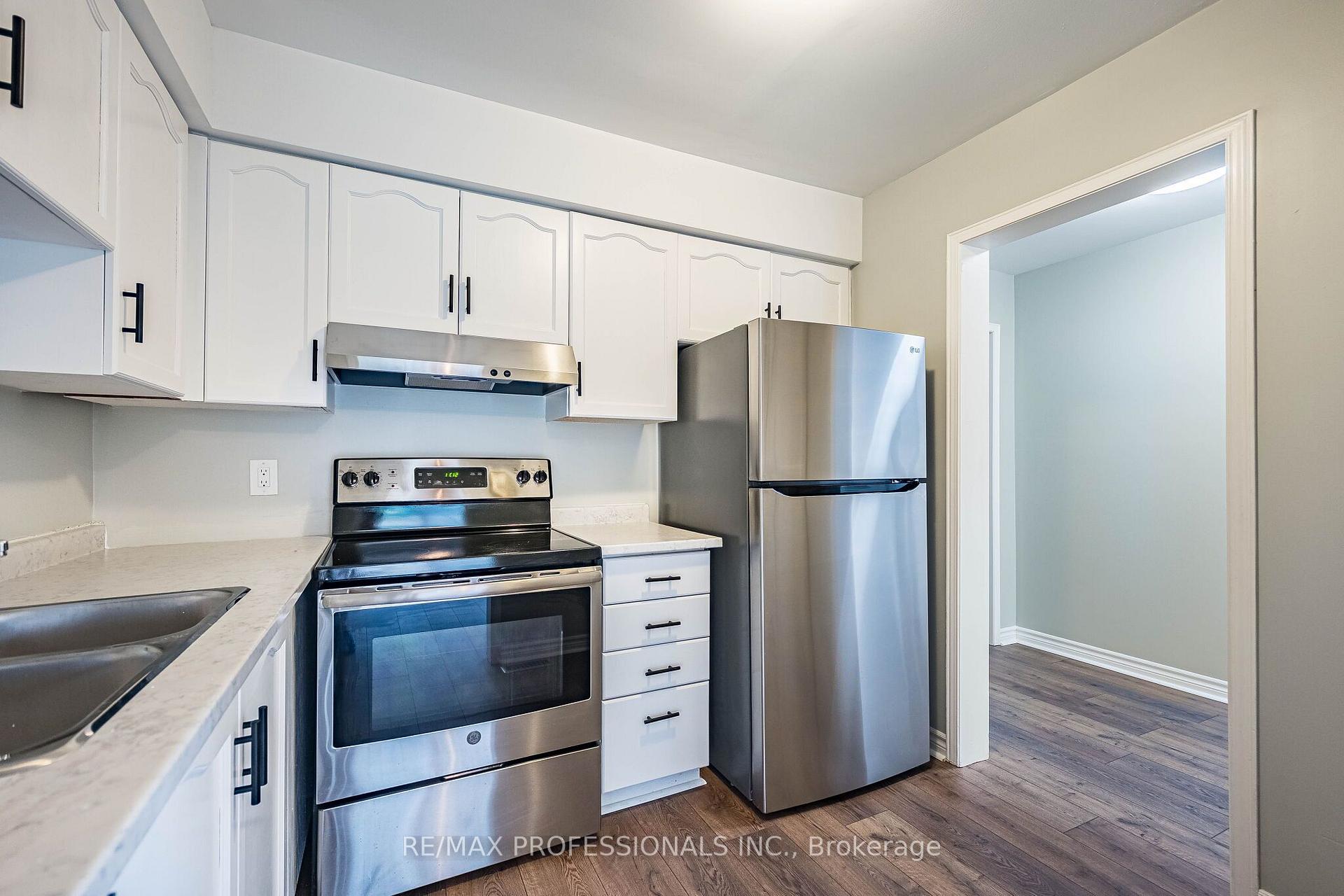 Photo 18 of Unit 23, 2004 Glenada Crescent, Oakville, Wedgewood Creek — HOMEH