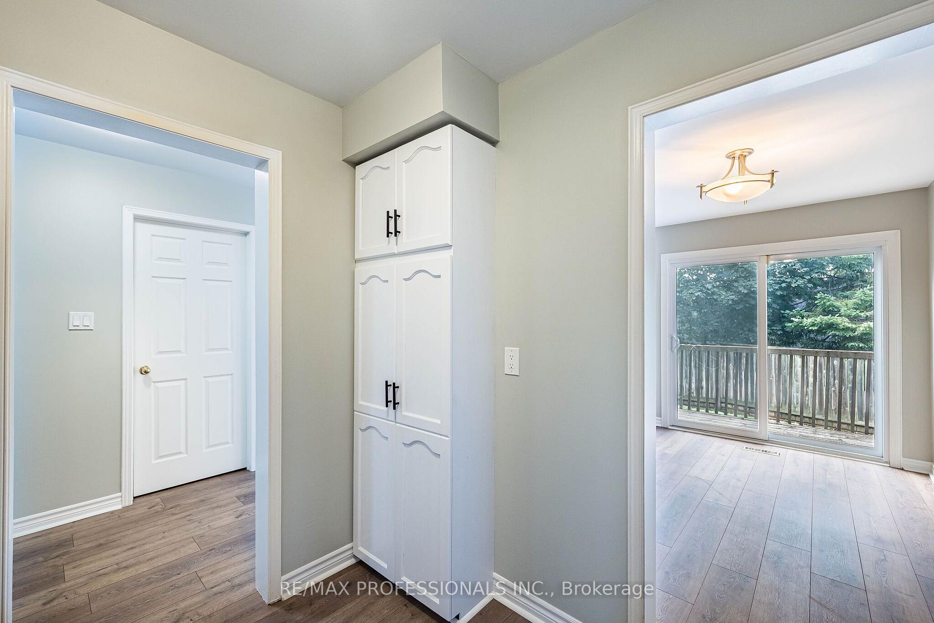 Photo 20 of Unit 23, 2004 Glenada Crescent, Oakville, Wedgewood Creek — HOMEH