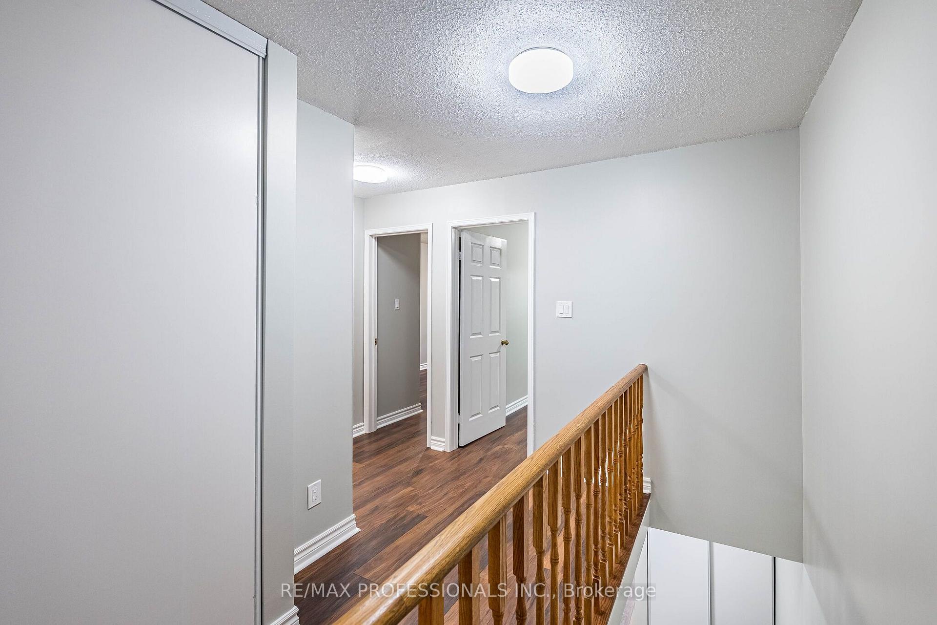Photo 23 of Unit 23, 2004 Glenada Crescent, Oakville, Wedgewood Creek — HOMEH