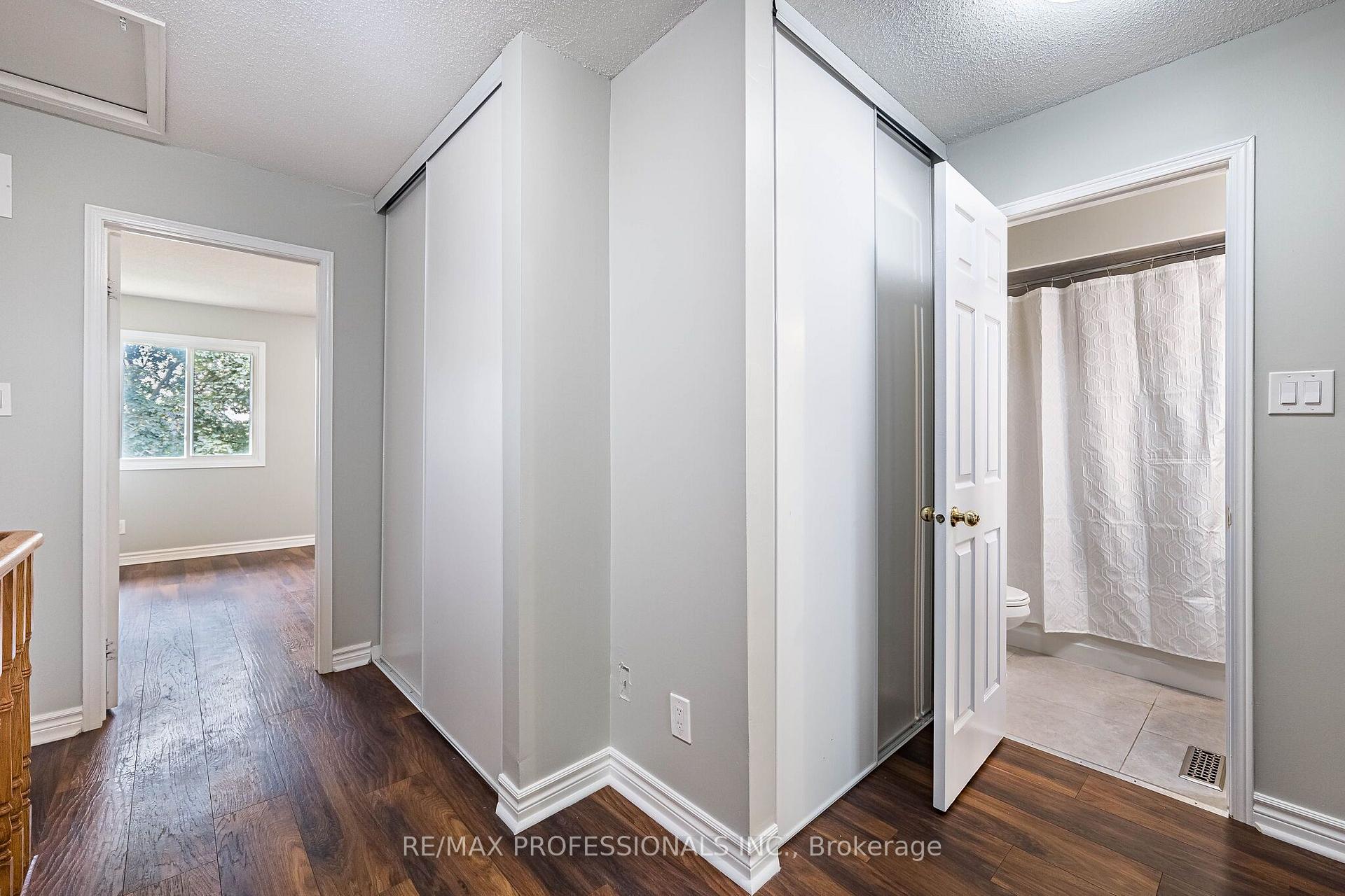 Photo 24 of Unit 23, 2004 Glenada Crescent, Oakville, Wedgewood Creek — HOMEH