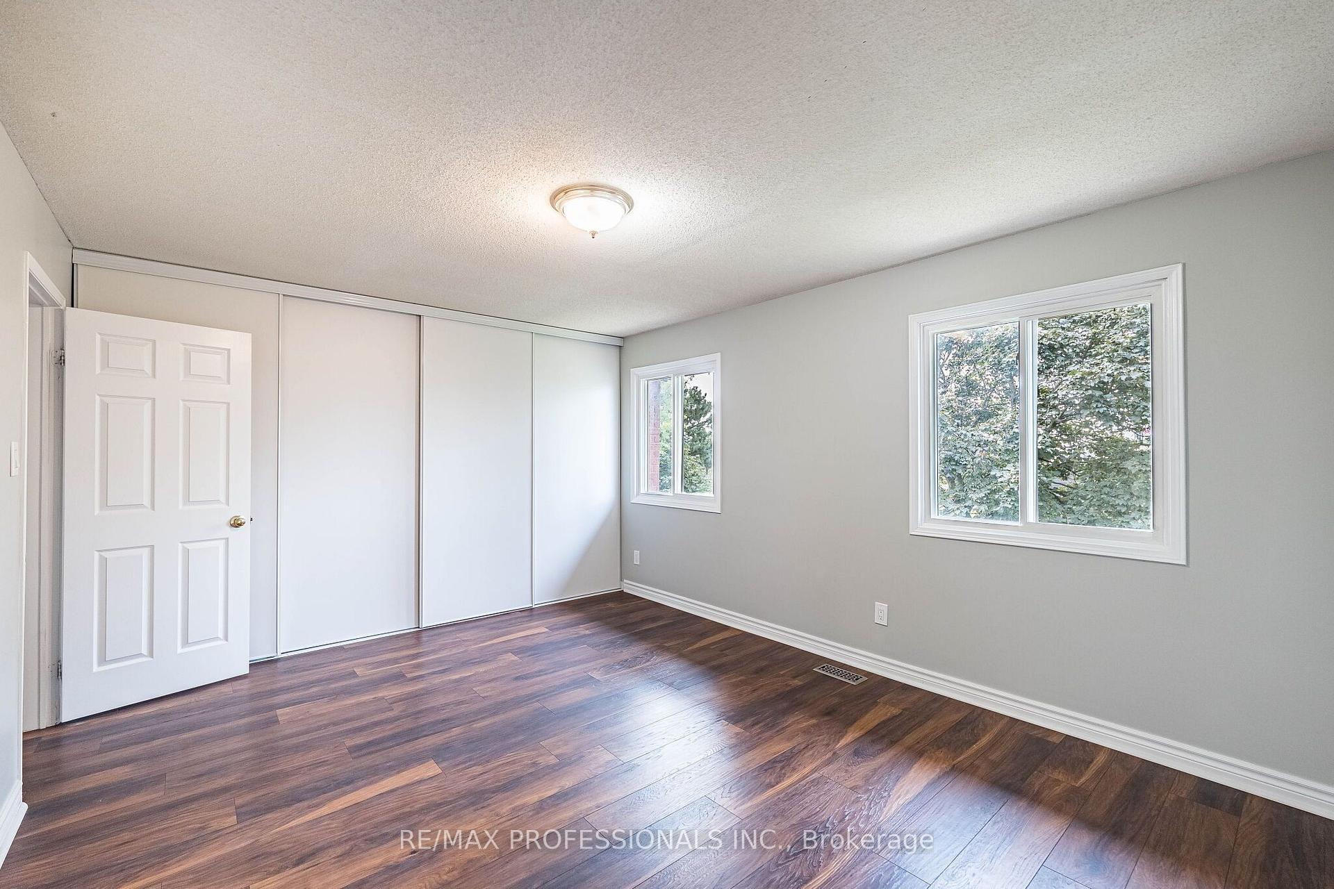 Photo 26 of Unit 23, 2004 Glenada Crescent, Oakville, Wedgewood Creek — HOMEH