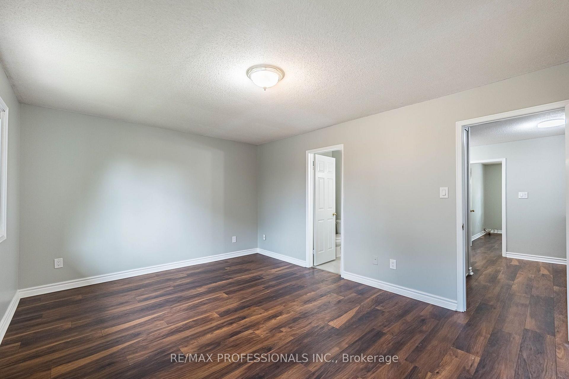Photo 28 of Unit 23, 2004 Glenada Crescent, Oakville, Wedgewood Creek — HOMEH