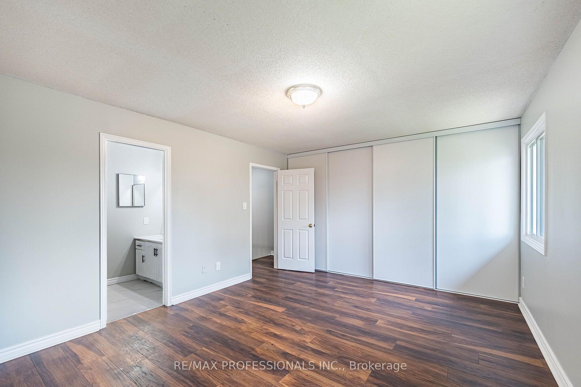 Photo 29 of Unit 23, 2004 Glenada Crescent, Oakville, Wedgewood Creek — HOMEH