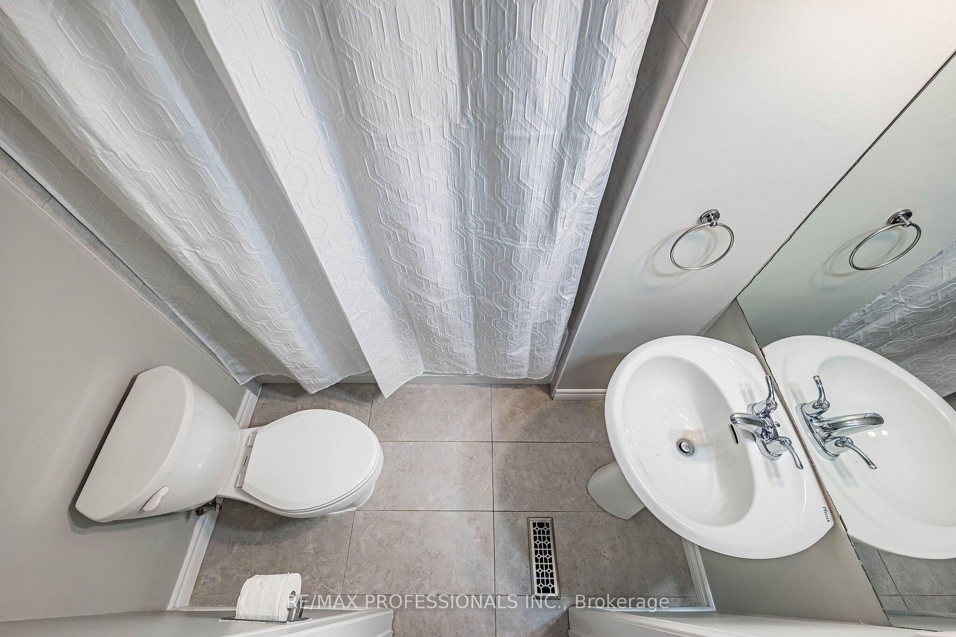 Photo 36 of Unit 23, 2004 Glenada Crescent, Oakville, Wedgewood Creek — HOMEH