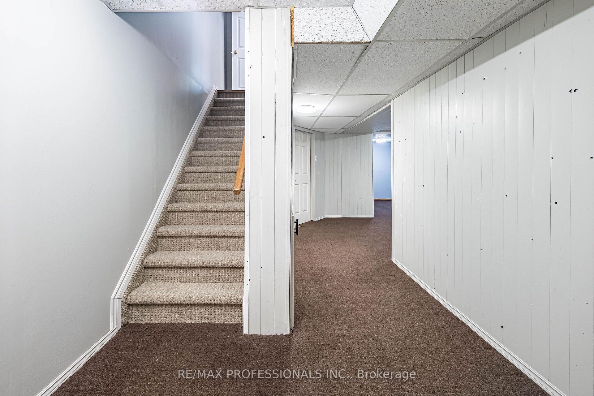 Photo 38 of Unit 23, 2004 Glenada Crescent, Oakville, Wedgewood Creek — HOMEH