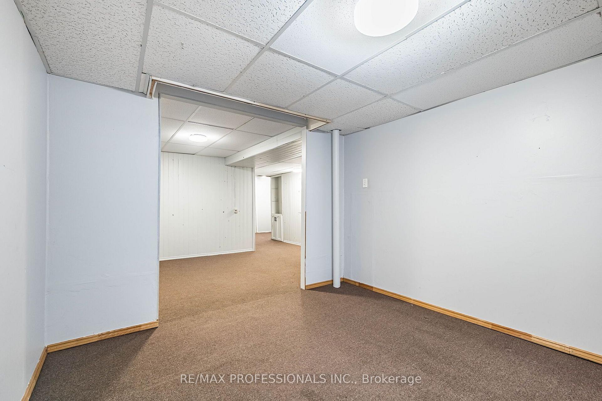 Photo 40 of Unit 23, 2004 Glenada Crescent, Oakville, Wedgewood Creek — HOMEH