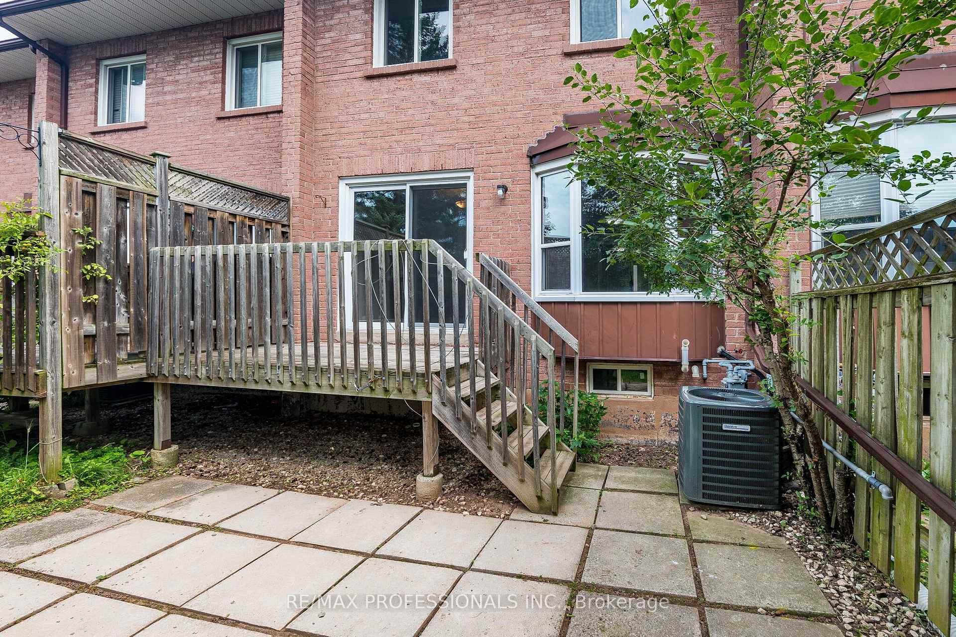 Photo 41 of Unit 23, 2004 Glenada Crescent, Oakville, Wedgewood Creek — HOMEH