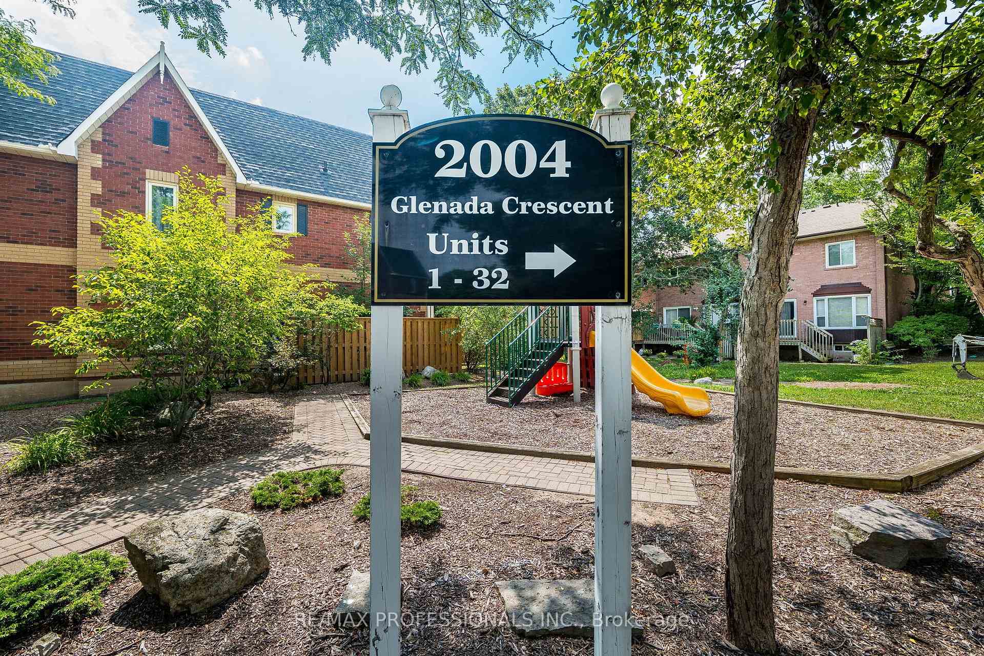 Photo 43 of Unit 23, 2004 Glenada Crescent, Oakville, Wedgewood Creek — HOMEH