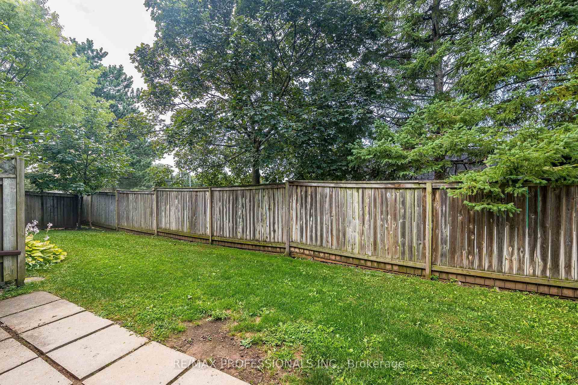 Photo 45 of Unit 23, 2004 Glenada Crescent, Oakville, Wedgewood Creek — HOMEH