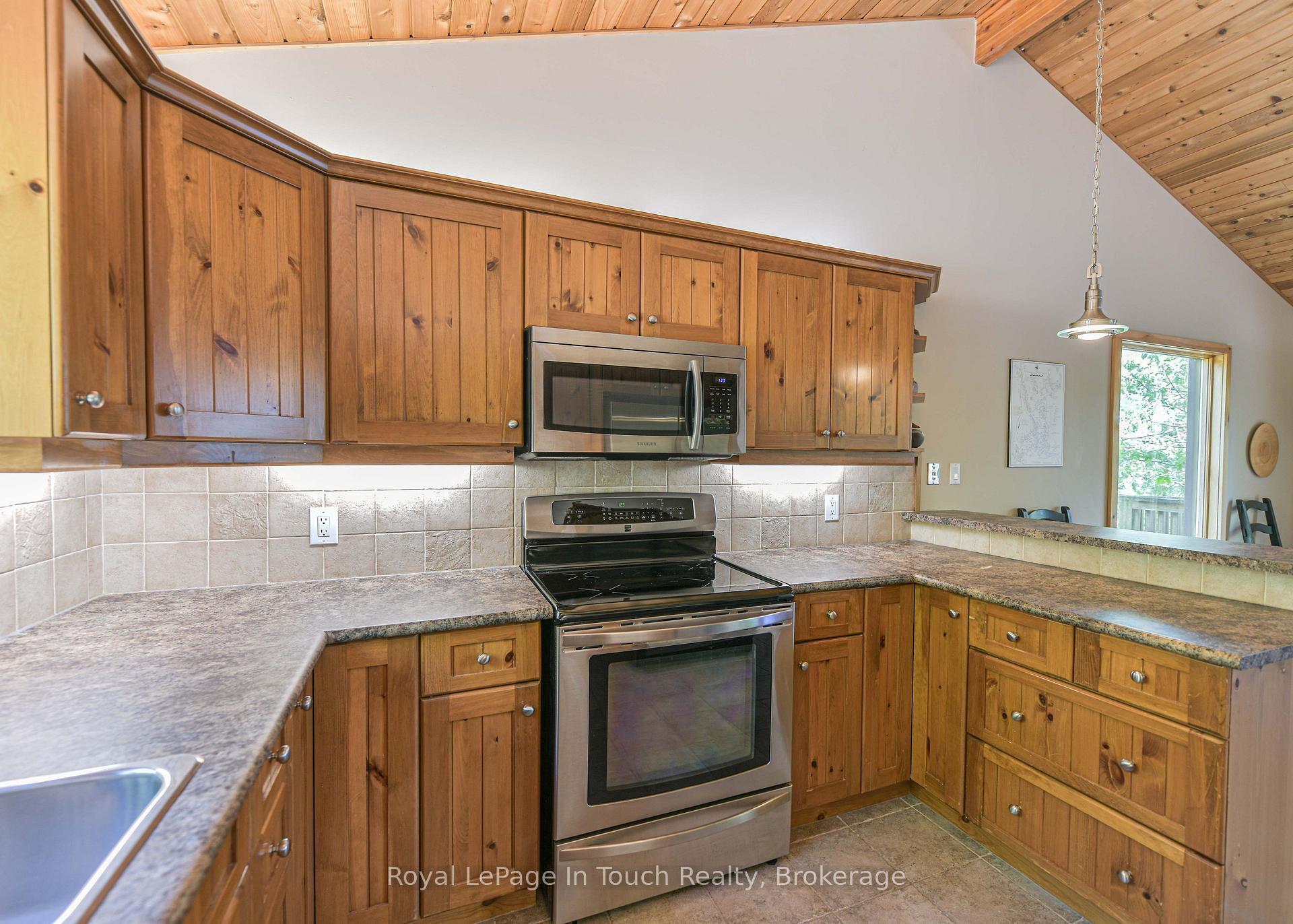 Photo 11 of 96 Millard Drive, Georgian Bay, Baxter — HOMEH