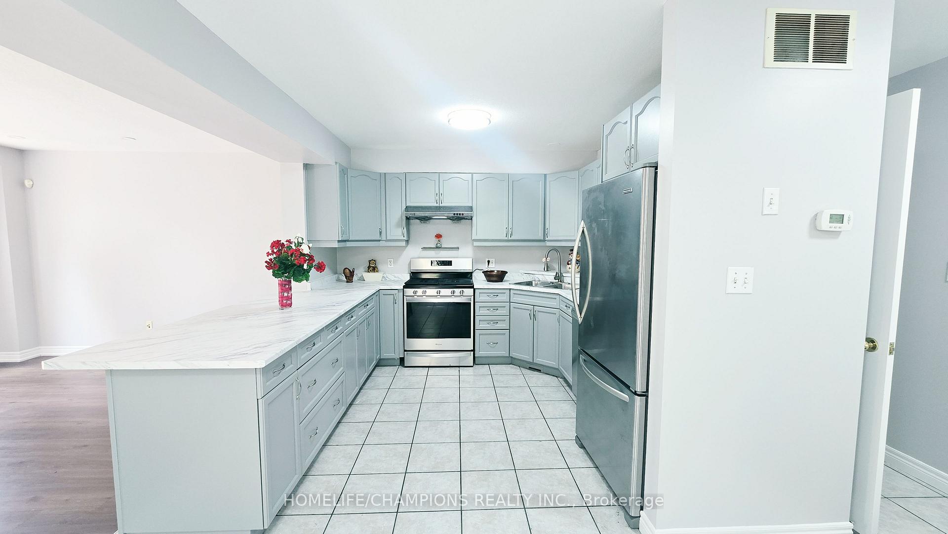 Photo 11 of 159 Snowdrop Crescent, Kitchener, Larentian West — HOMEH
