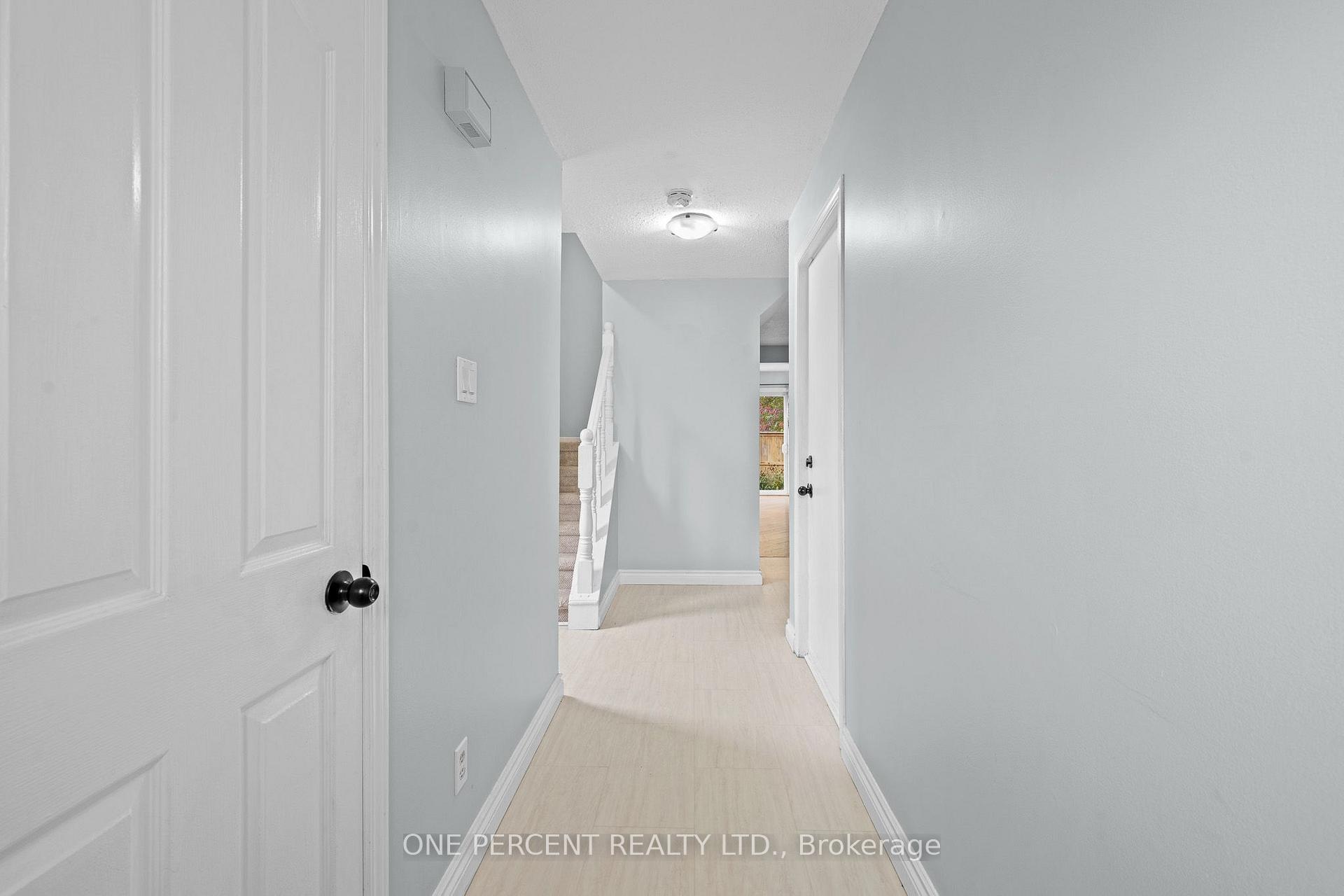Photo 4 of 1599 Cheevers Crescent, Ottawa, Fallingbrook/Pineridge — HOMEH