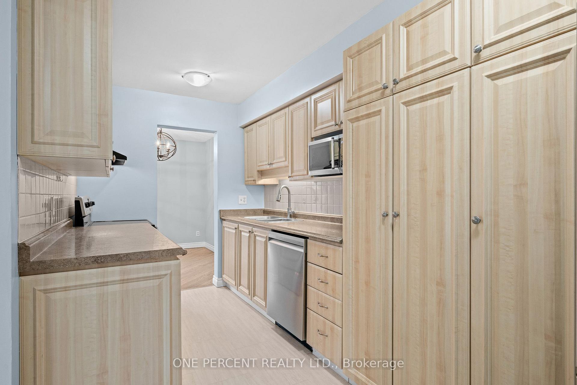 Photo 8 of 1599 Cheevers Crescent, Ottawa, Fallingbrook/Pineridge — HOMEH