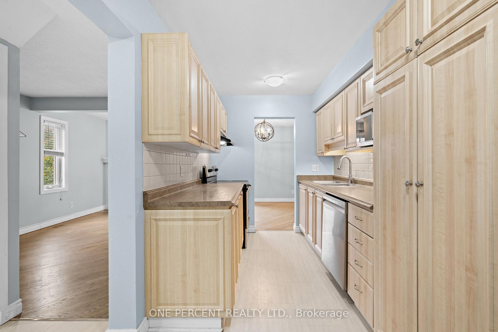Photo 9 of 1599 Cheevers Crescent, Ottawa, Fallingbrook/Pineridge — HOMEH