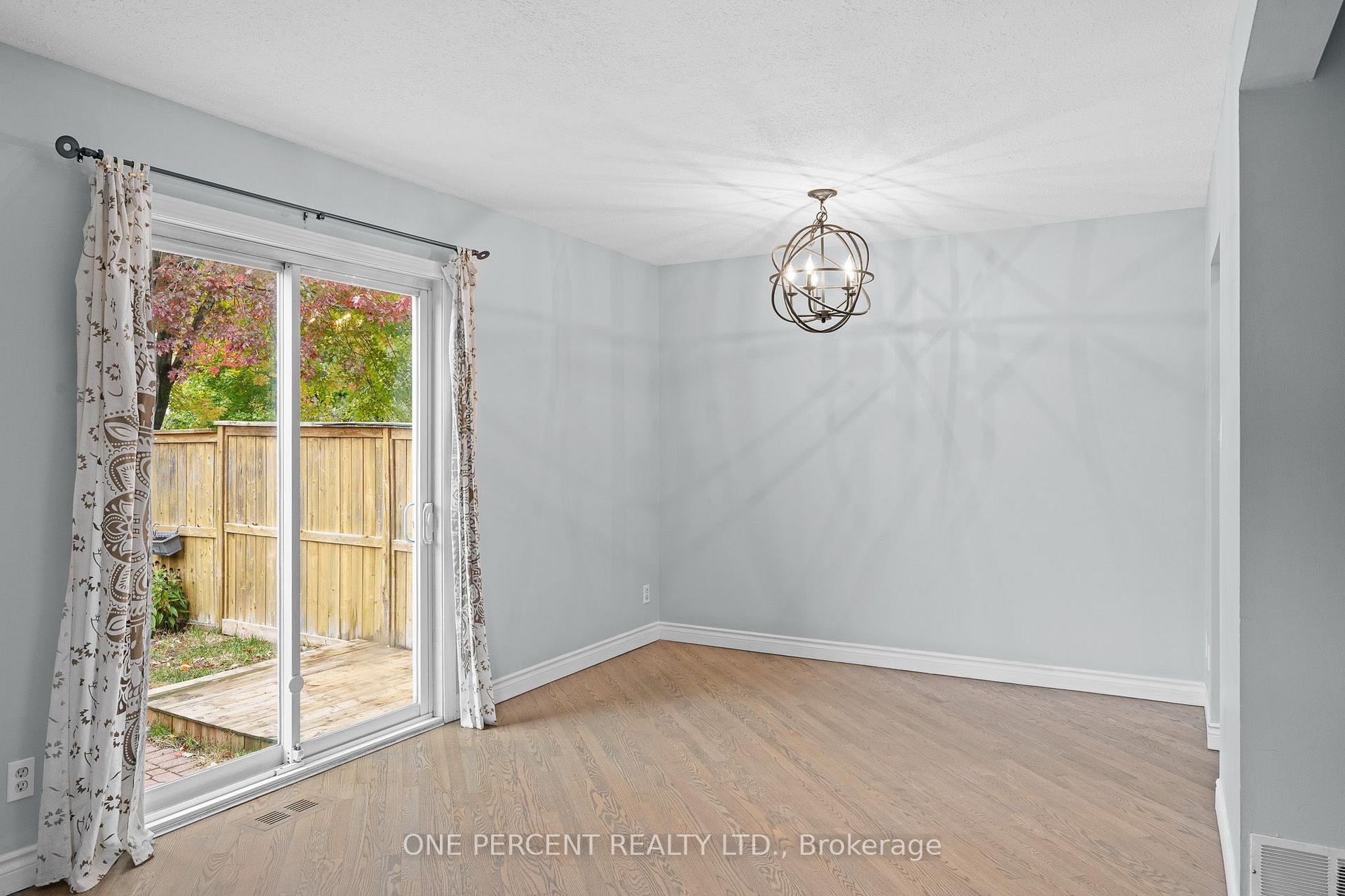 Photo 14 of 1599 Cheevers Crescent, Ottawa, Fallingbrook/Pineridge — HOMEH