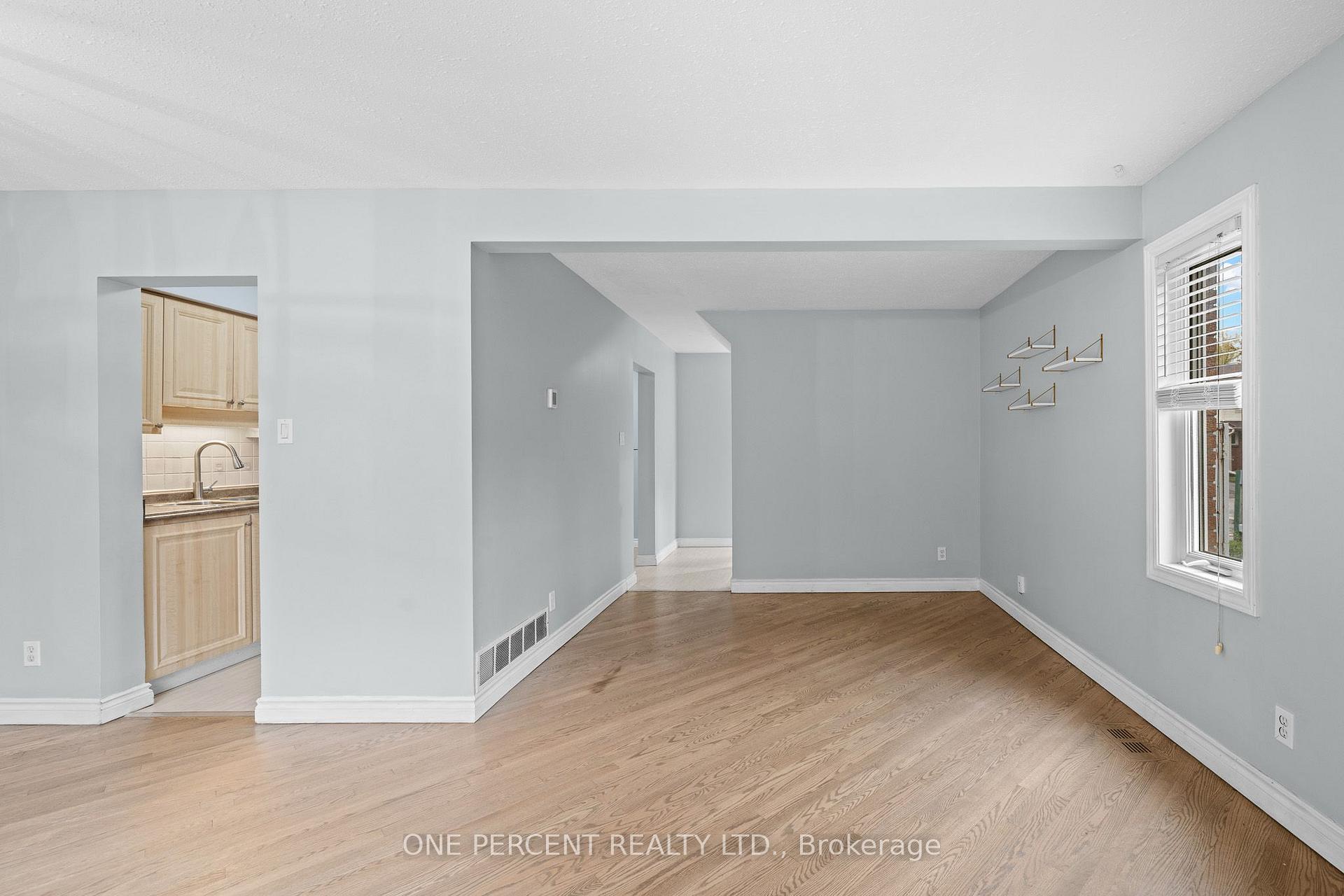 Photo 15 of 1599 Cheevers Crescent, Ottawa, Fallingbrook/Pineridge — HOMEH