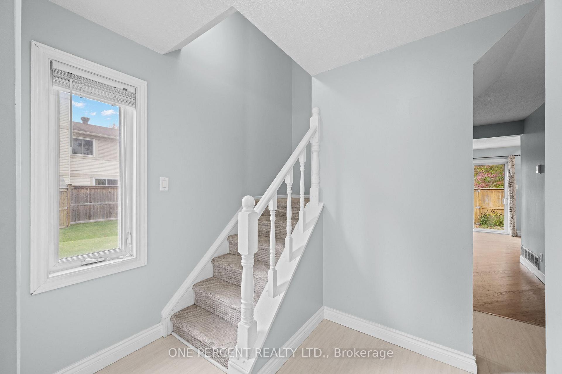 Photo 18 of 1599 Cheevers Crescent, Ottawa, Fallingbrook/Pineridge — HOMEH