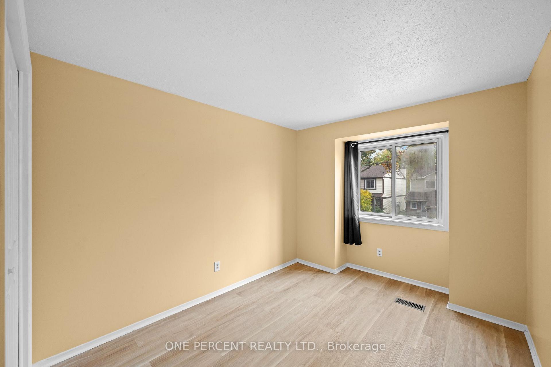 Photo 25 of 1599 Cheevers Crescent, Ottawa, Fallingbrook/Pineridge — HOMEH