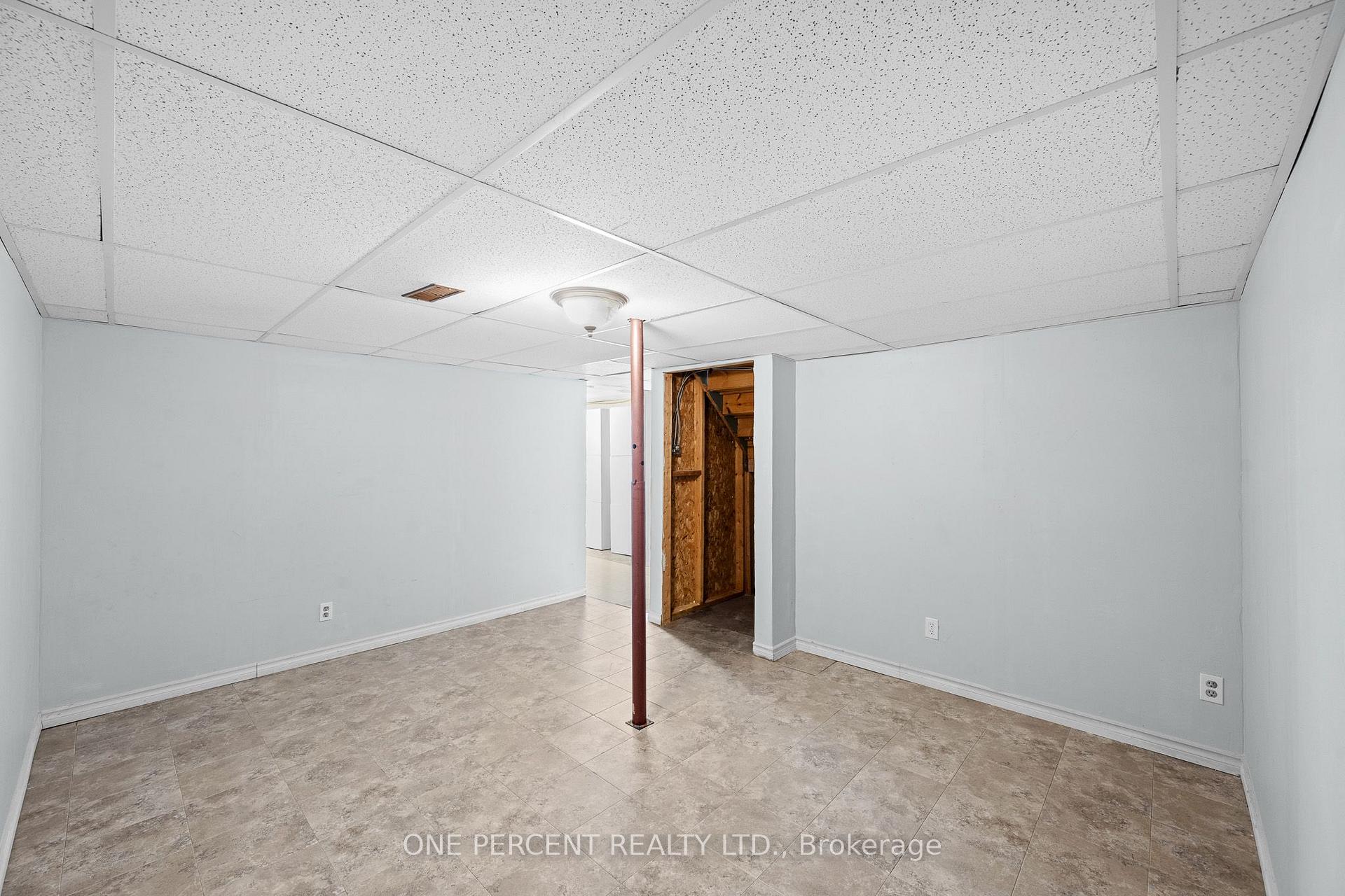 Photo 33 of 1599 Cheevers Crescent, Ottawa, Fallingbrook/Pineridge — HOMEH
