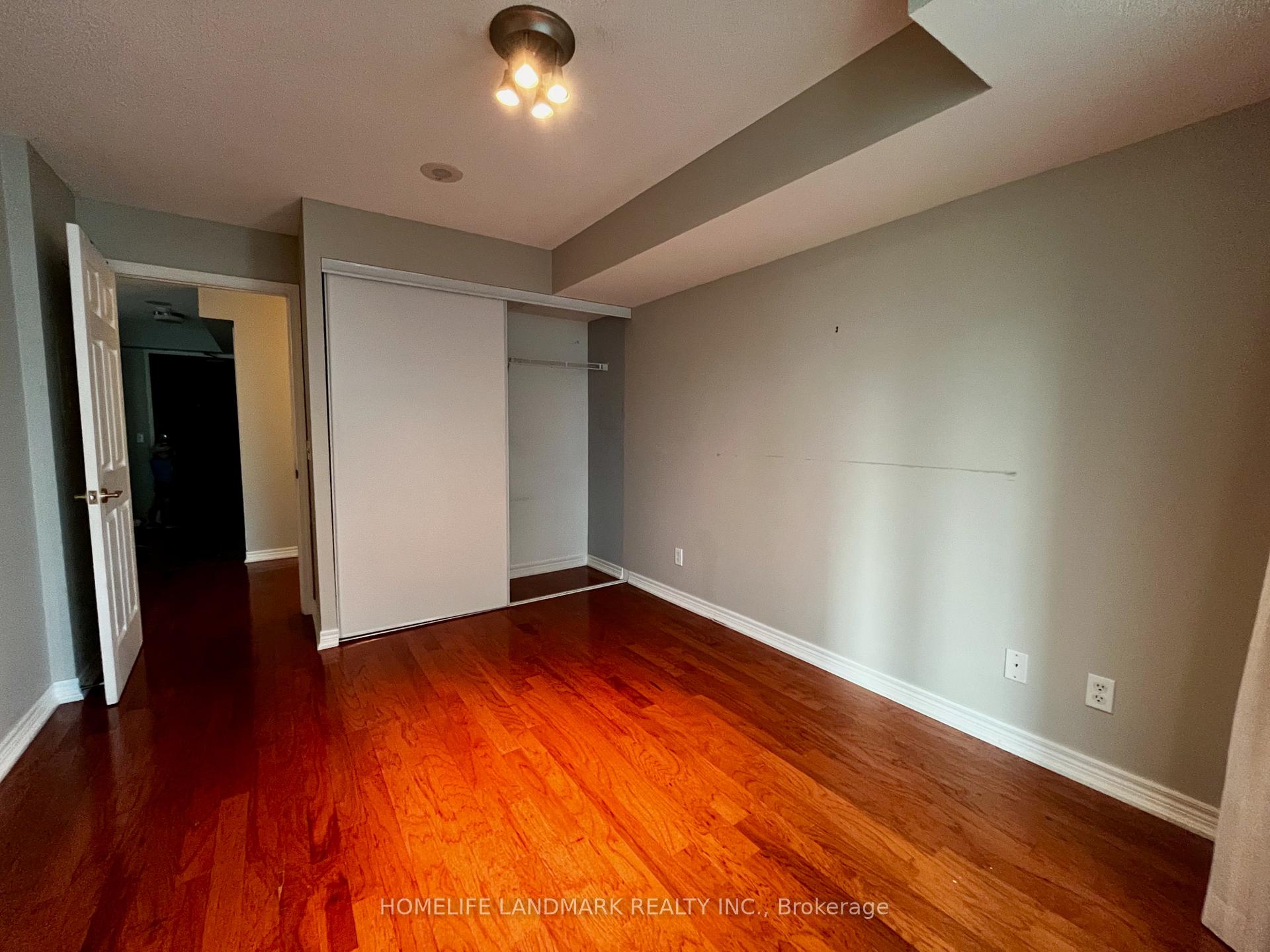 Photo 4 of Unit 1708, 30 Grand Trunk Crescent, Toronto, Waterfront Communities — HOMEH