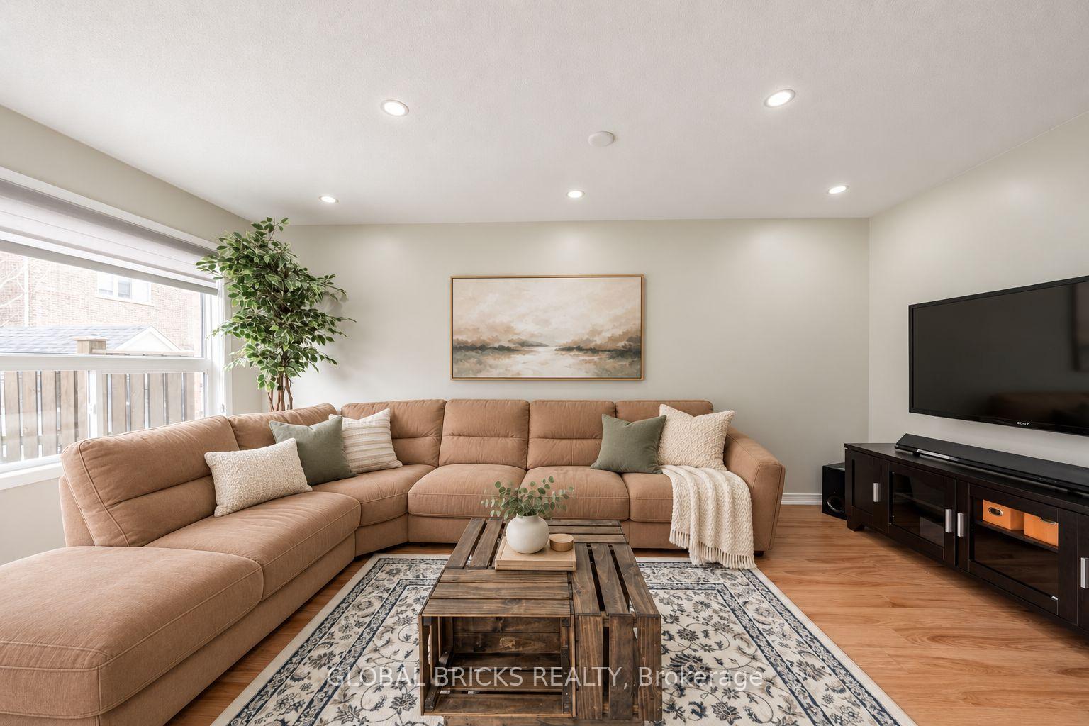Photo 6 of 107 Win Timbers Crescent, Whitchurch-Stouffville, Stouffville — HOMEH