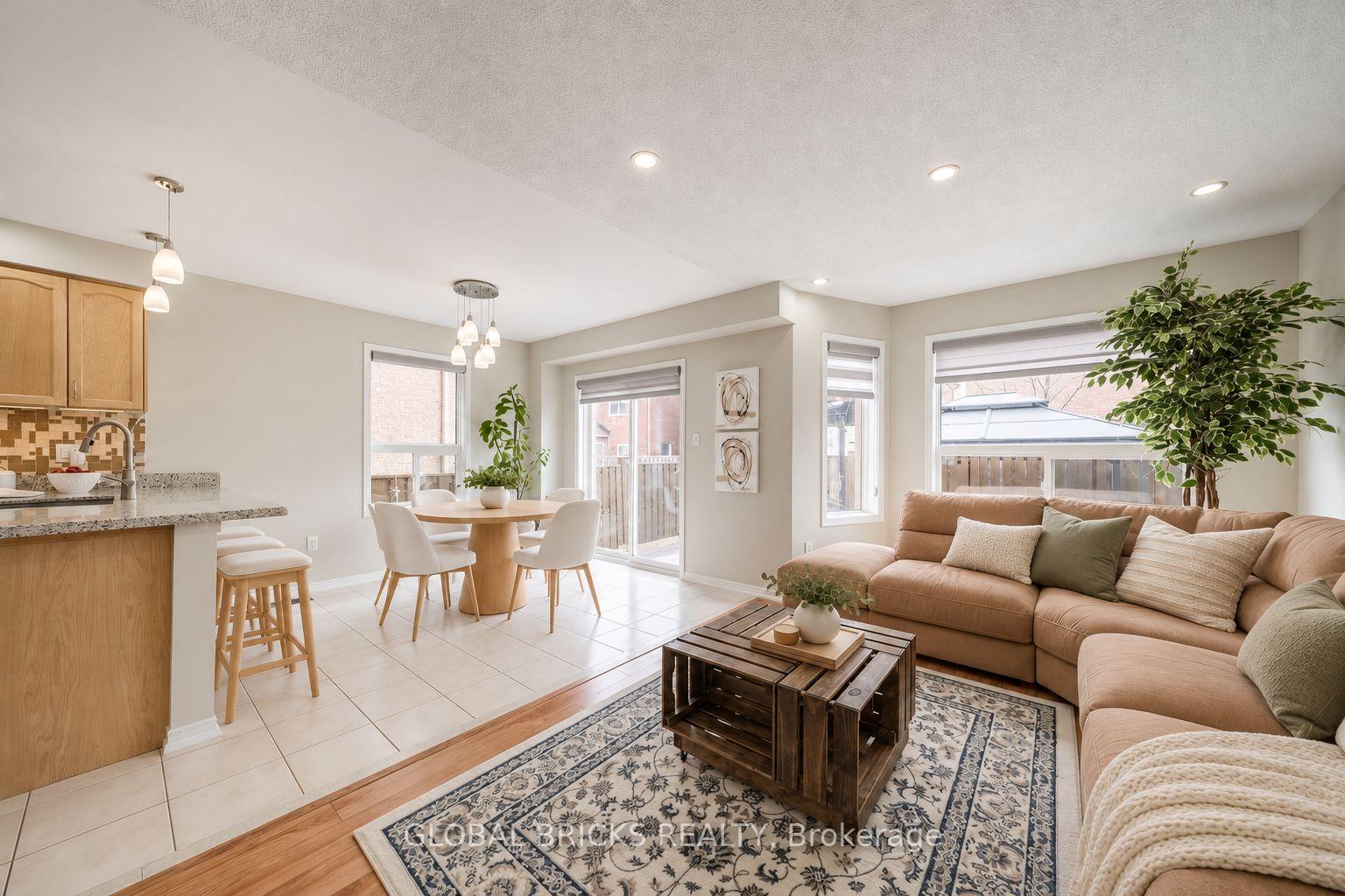 Photo 8 of 107 Win Timbers Crescent, Whitchurch-Stouffville, Stouffville — HOMEH