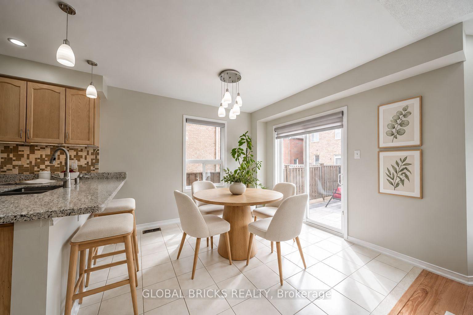 Photo 9 of 107 Win Timbers Crescent, Whitchurch-Stouffville, Stouffville — HOMEH