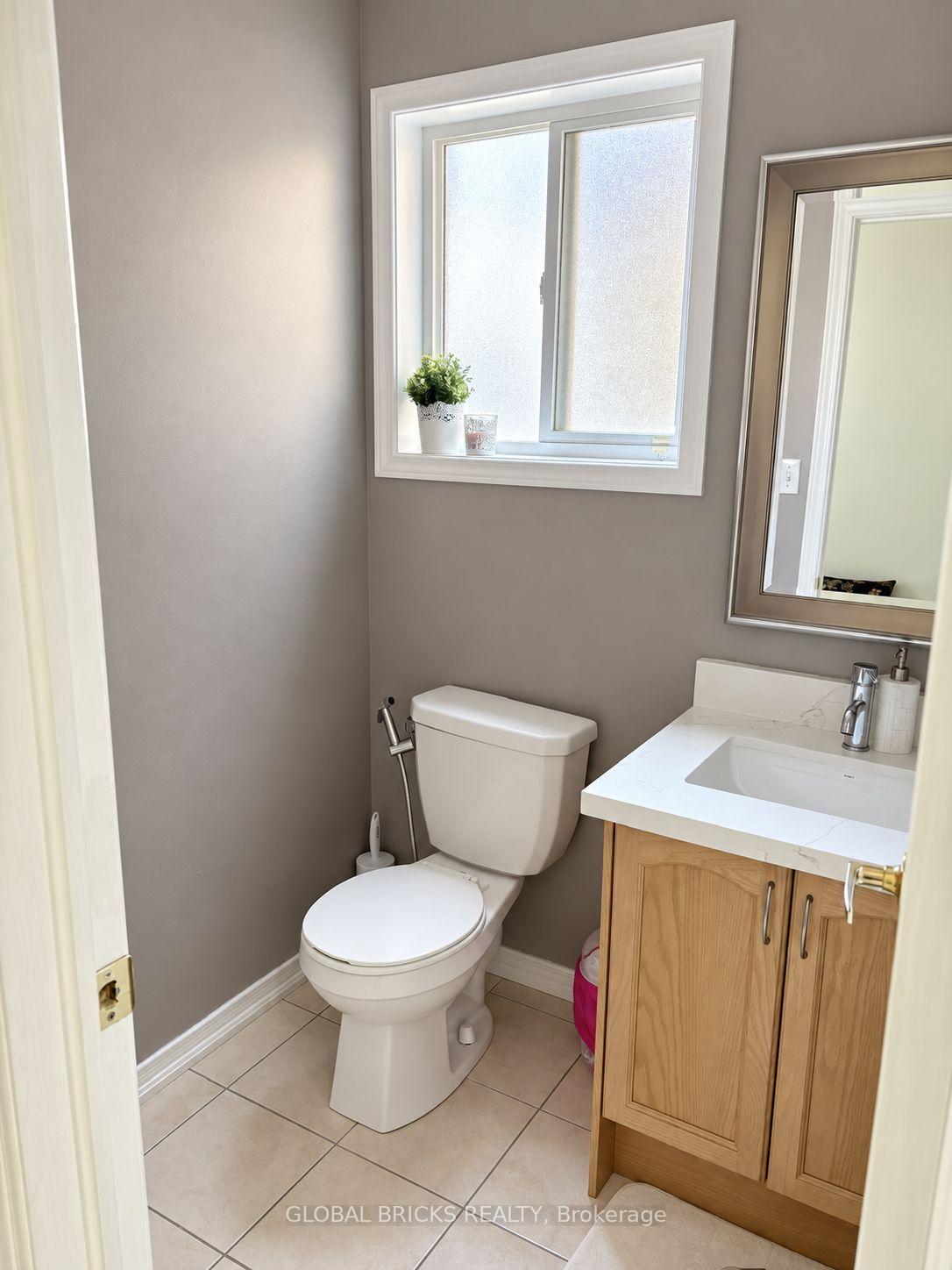 Photo 14 of 107 Win Timbers Crescent, Whitchurch-Stouffville, Stouffville — HOMEH